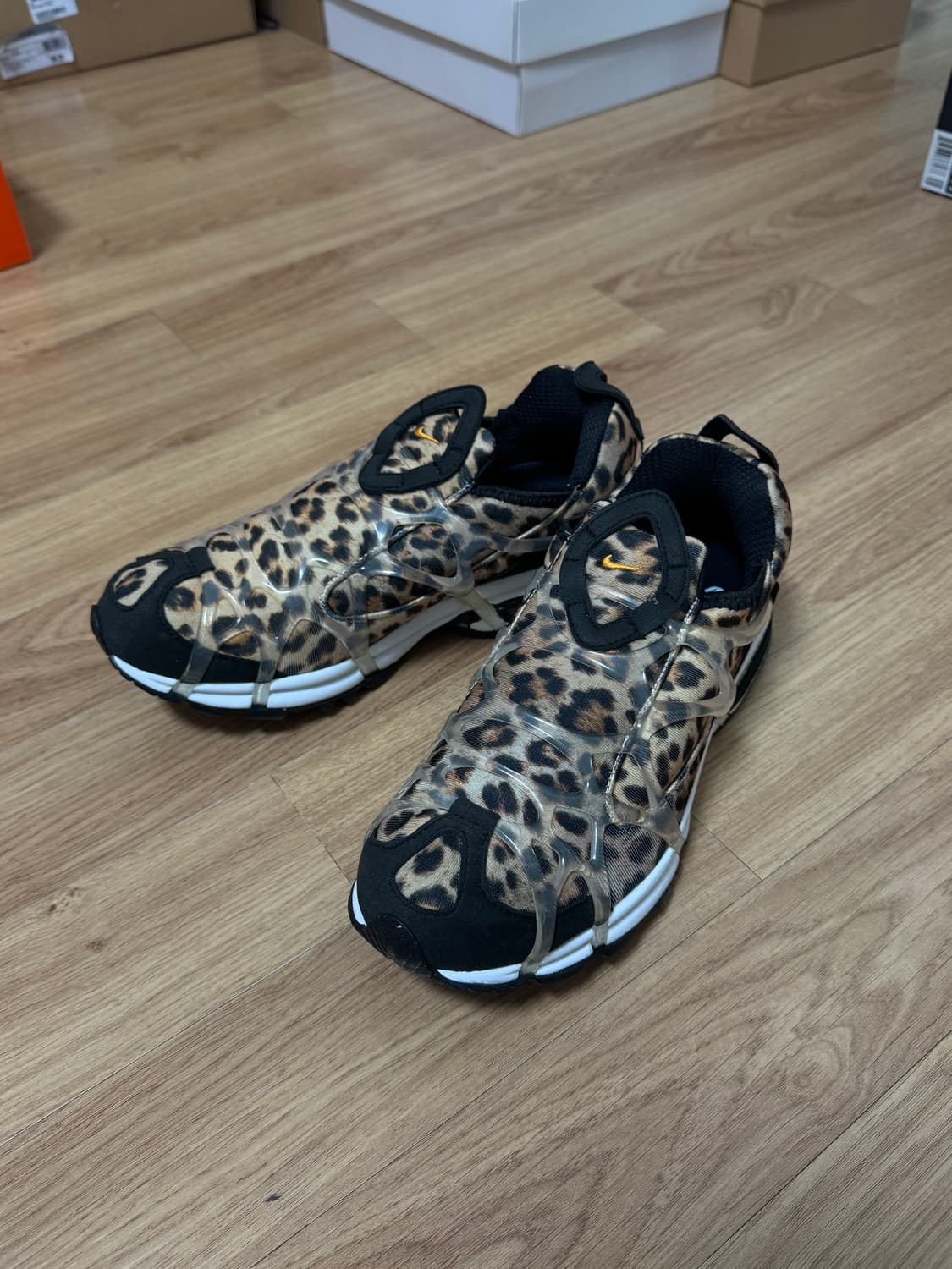 나이키 에어 쿠키니 SE 쿰쾃 앤 액션 레드 250 상품이미지3