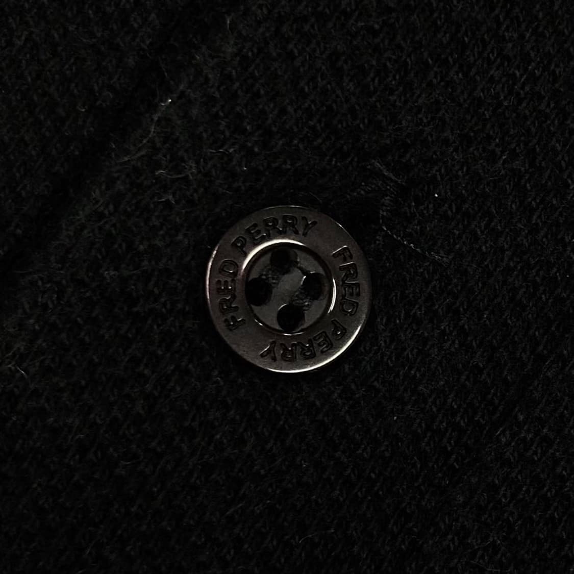 Fred Perry 월계수 자수로고 블랙 카라티 상품이미지2