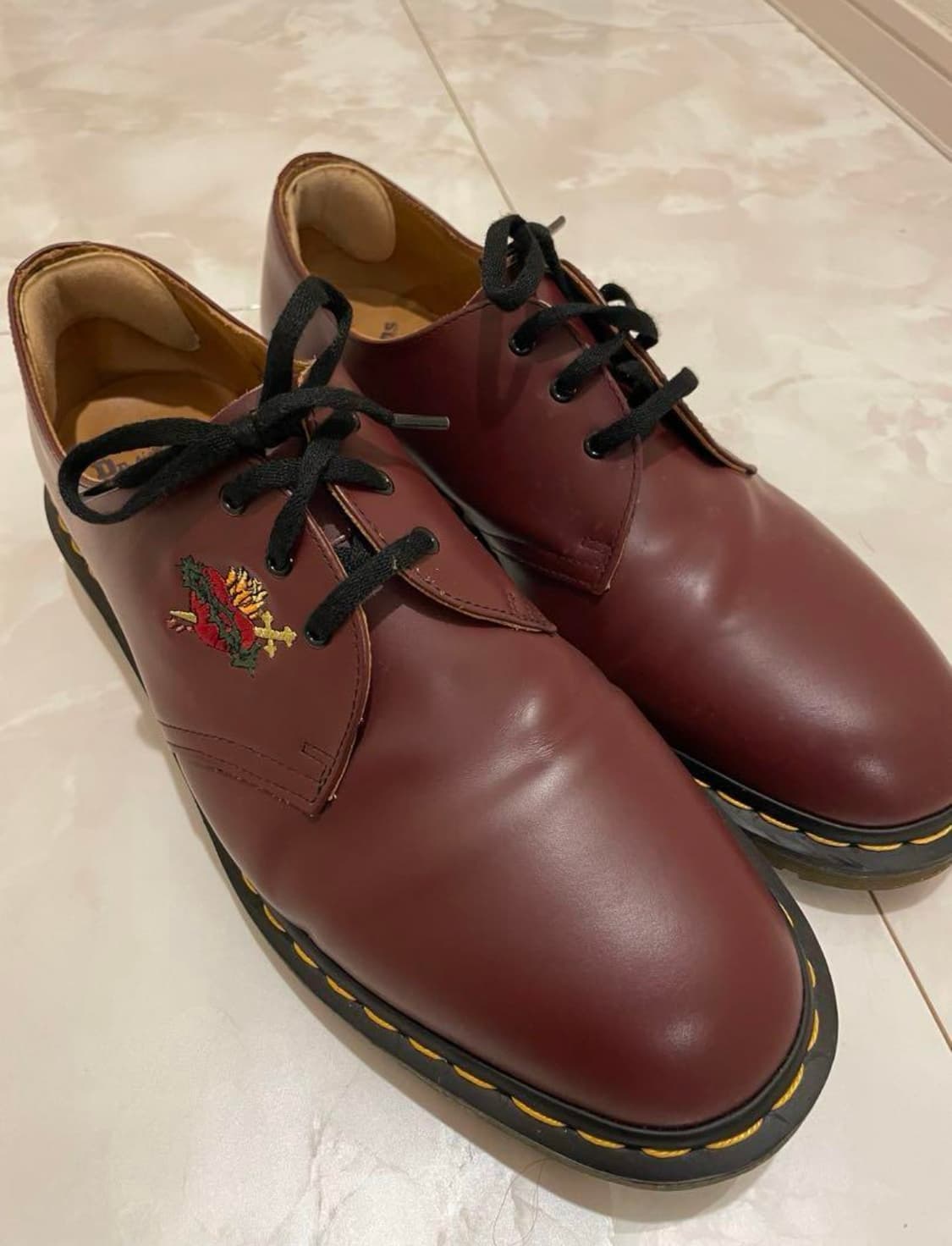 Supreme x Dr.Martens Sacred Heart Red 상품이미지1