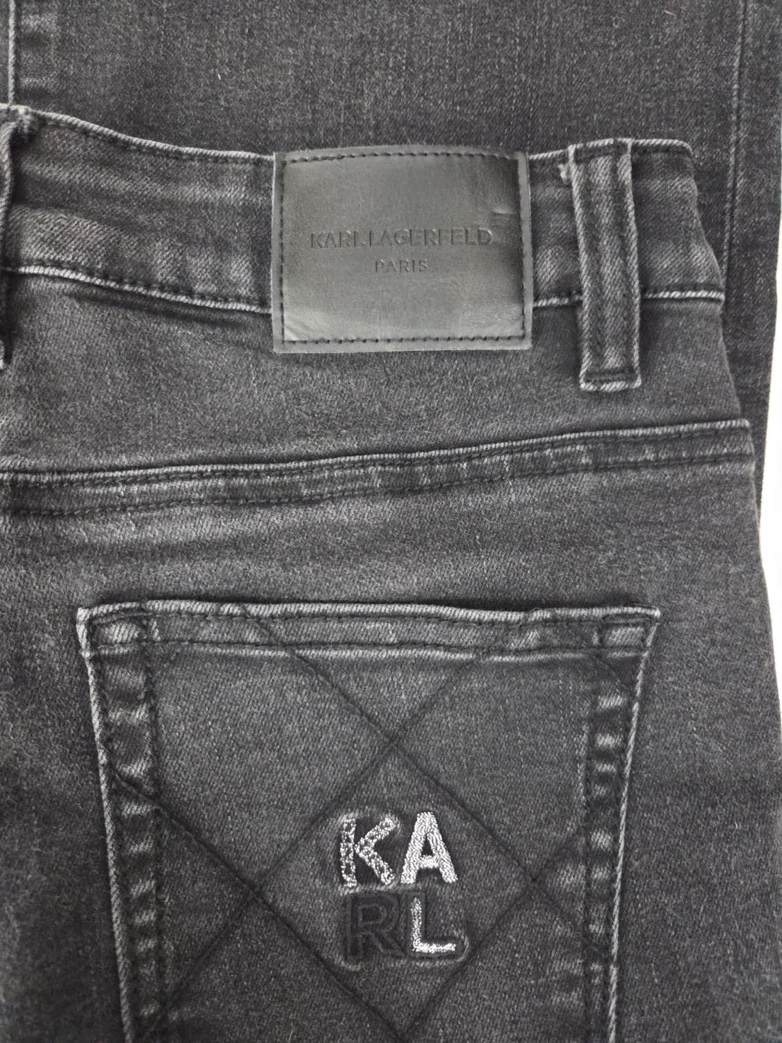 칼라거펠트 파리스 퀼팅 자수 블랙 데님 팬츠 상품이미지6