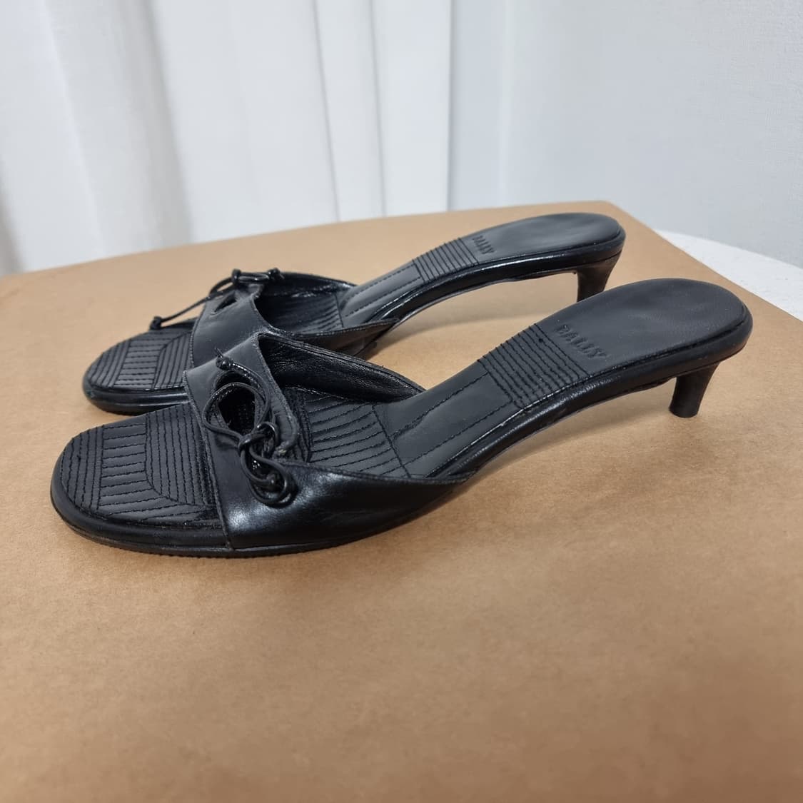 발리 Bally 가죽 샌들 슬리퍼 힐 슈즈 (7.5/245) 상태좋음 상품이미지3