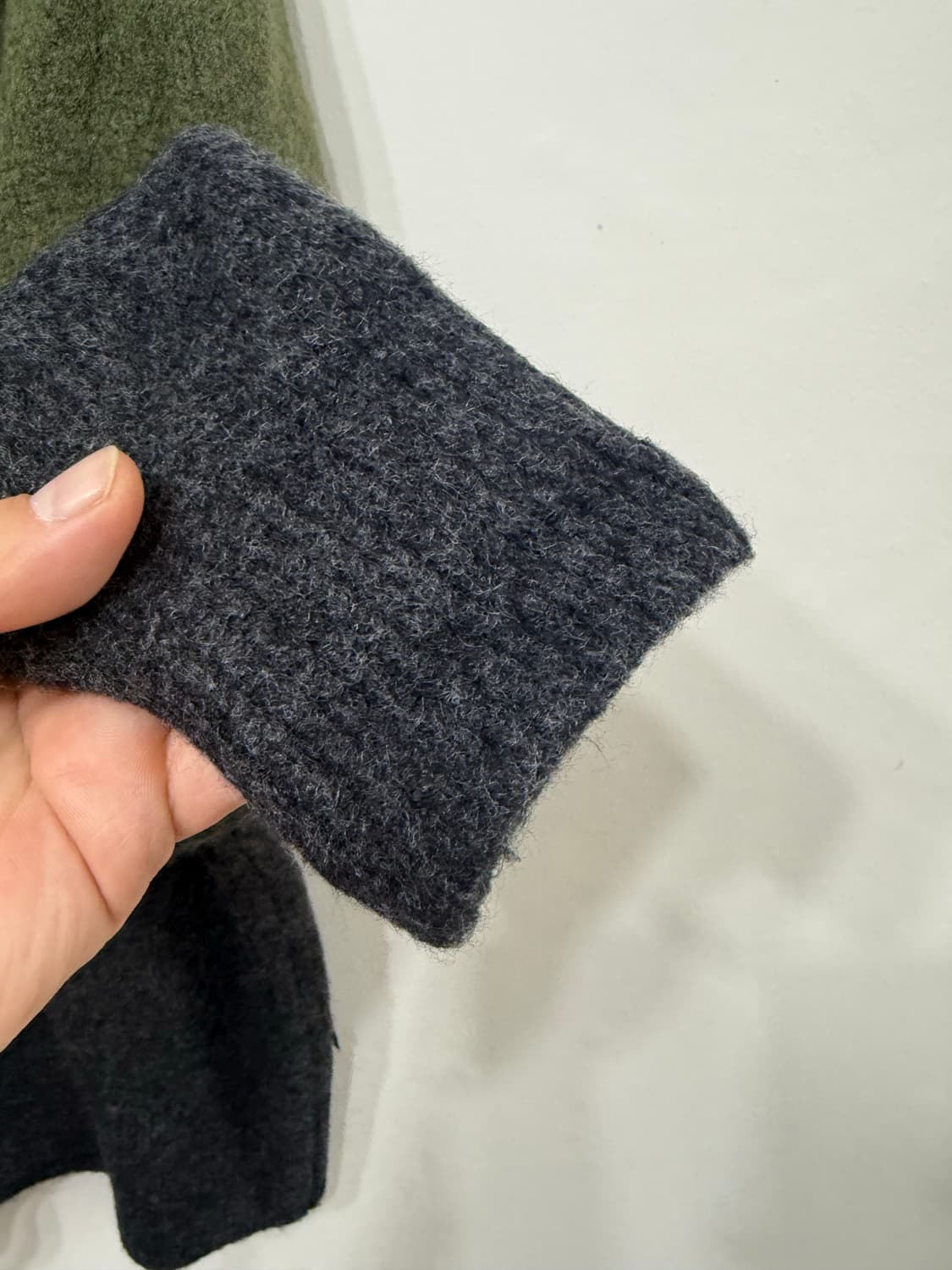 Jw앤더슨 X 유니클로 수플레얀 그라데이션 크루넥 스웨터 S 상품이미지5