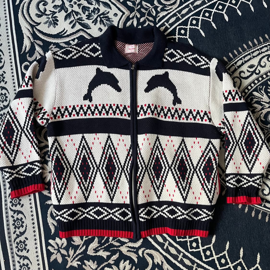 와이케이(WAIKEI) 돌핀 노르딕 집업 가디건 상품이미지1