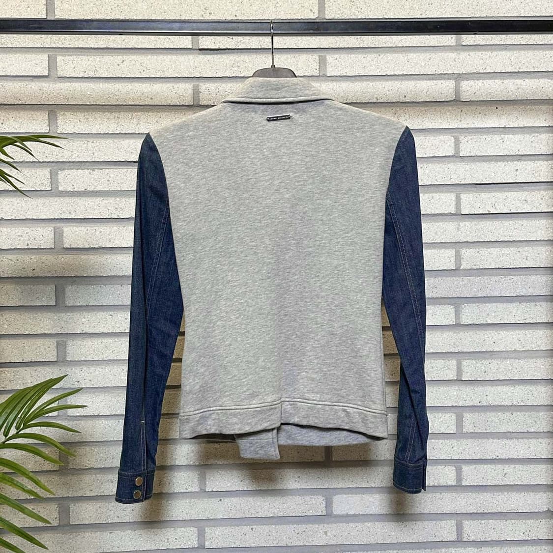 아르마니 익스체인지 집업 자켓 데님 슬리브 투포켓 디테일 진청 그레이 상품이미지3