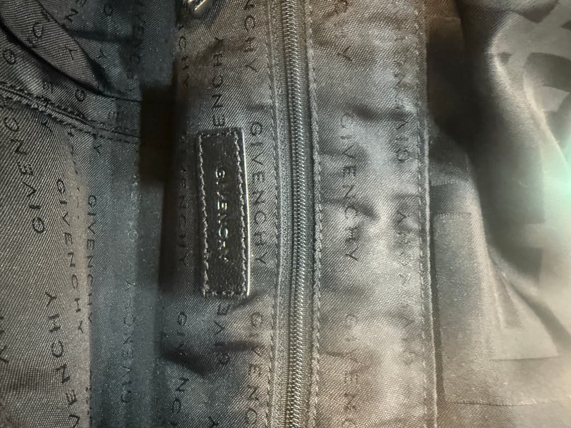 정품 지방시 시그니처 크로스백 팝니다 상품이미지8