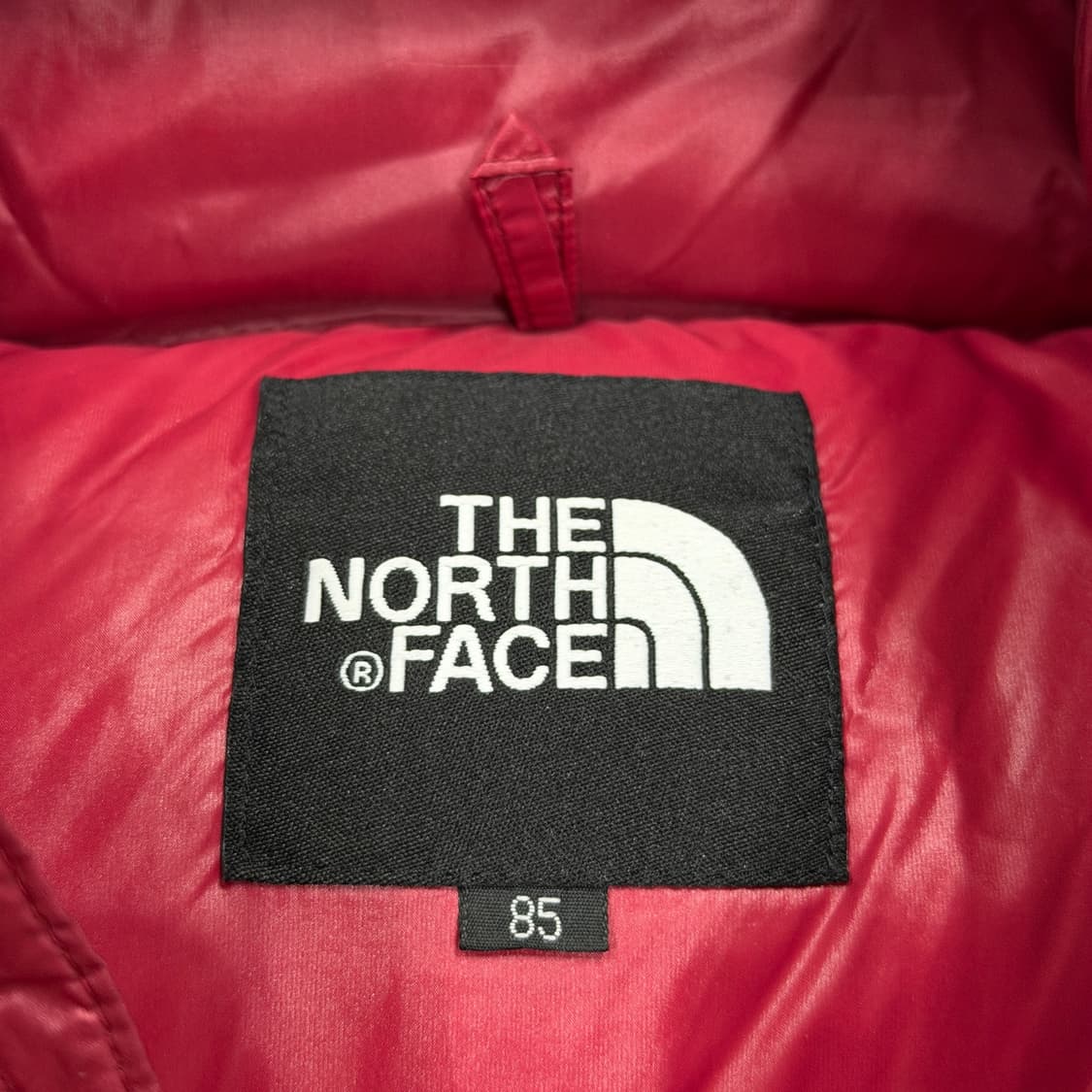 노스페이스 우먼 퍼텍스 700 유광 후드 패딩 버건디 레드 85 상품이미지3
