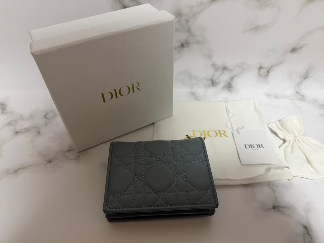 디올 레이디 까나쥬 페이던트 반지갑 상품이미지1