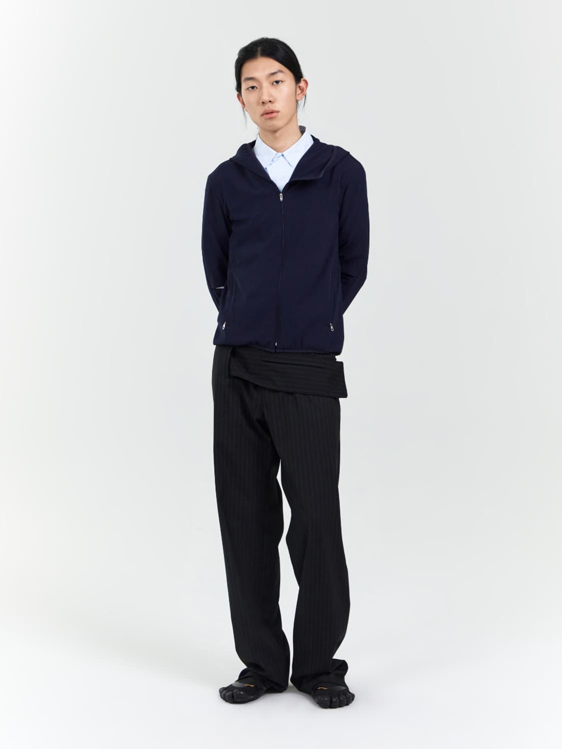 CUT-OUT SLEEVE HOODED ZIP JACKET NAVY 상품이미지4