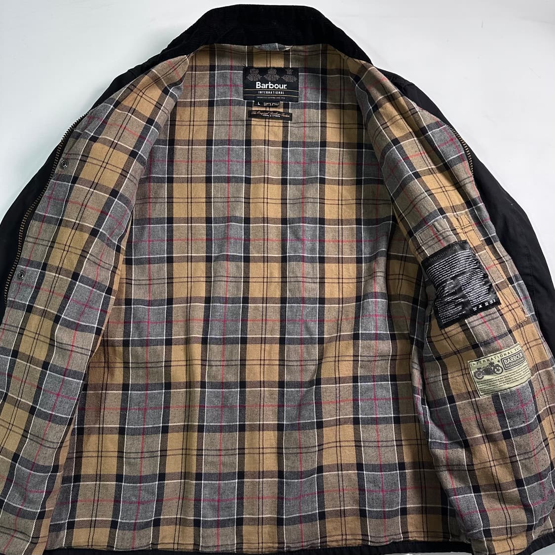 바버 인터네셔널 왁스 벨티드 자켓 상품이미지2