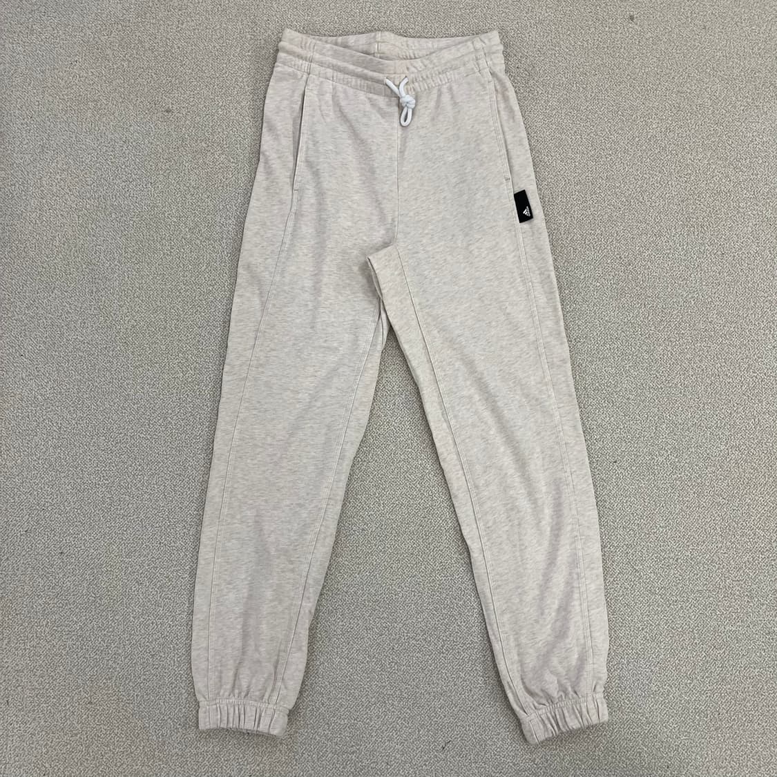 [M] 아디다스 여성 크롭 맨투맨 조거팬츠 트레이닝 셋업 세트 0120M 상품이미지8