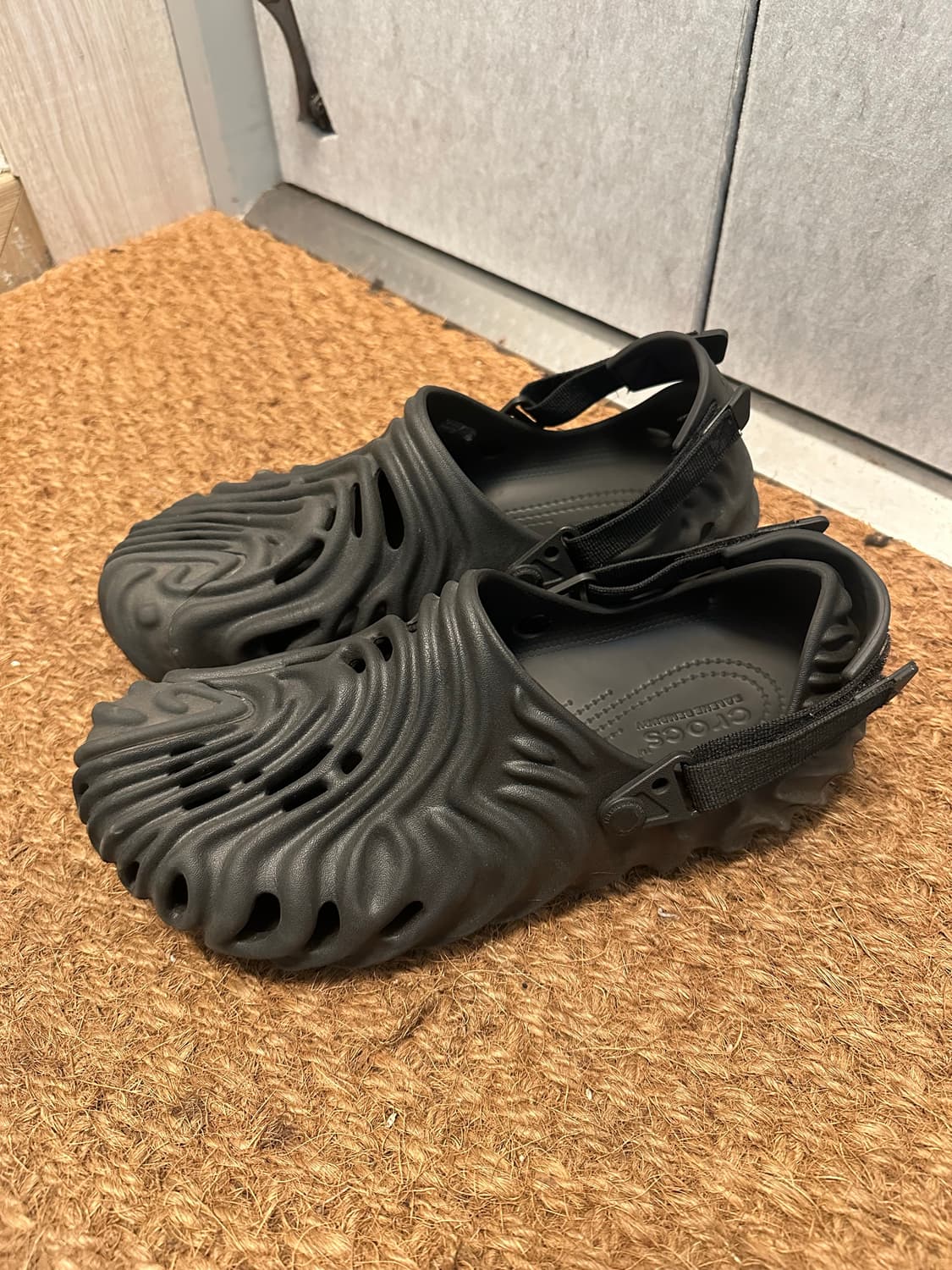 살레헤 벰버리 크록스 블랙 280 상품이미지2