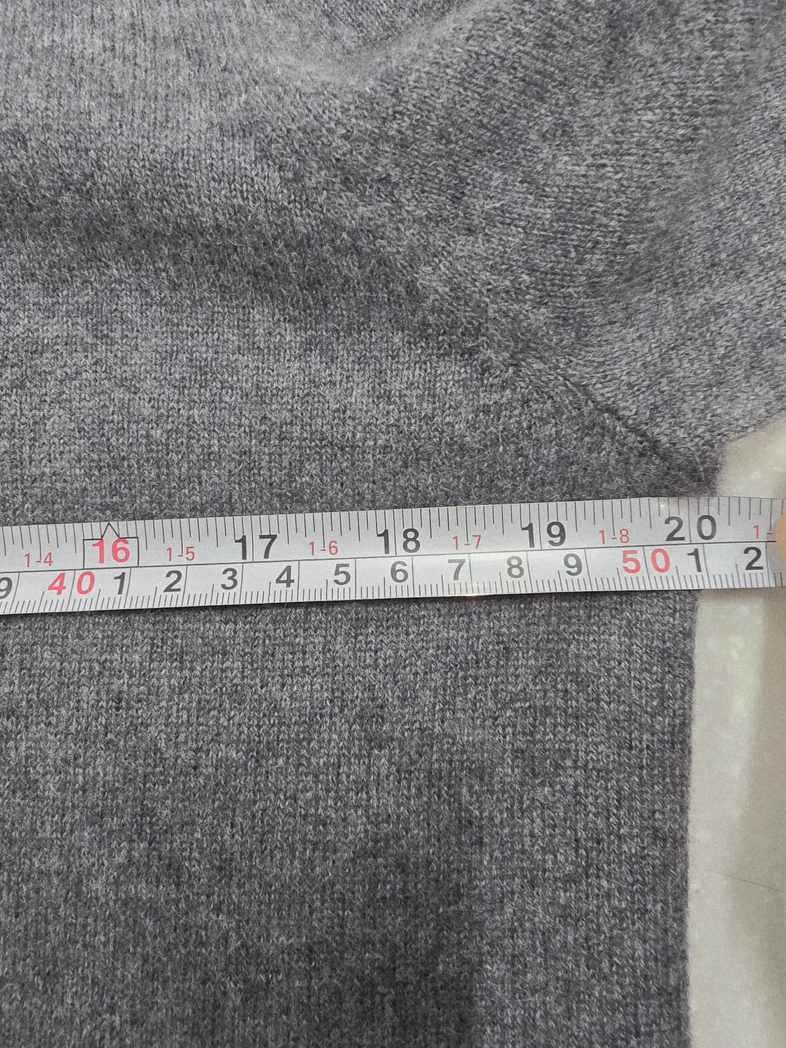 한섬 LISA YANG헬레나 캐시미어 100% 스웨터 (그라파이트) 상품이미지8