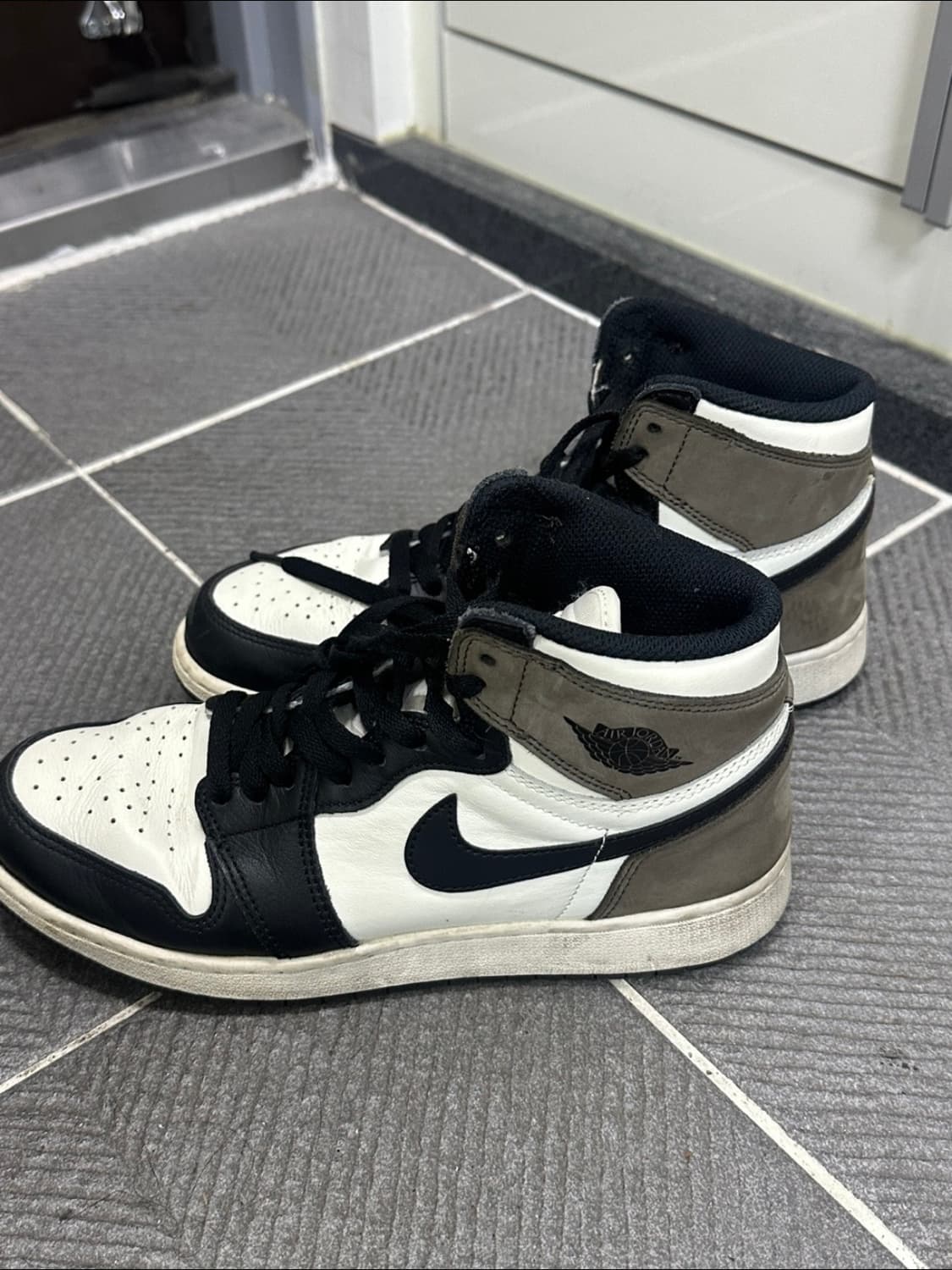 에어 조던1 다크모카 Retro High OG Black Mocha 상품이미지1