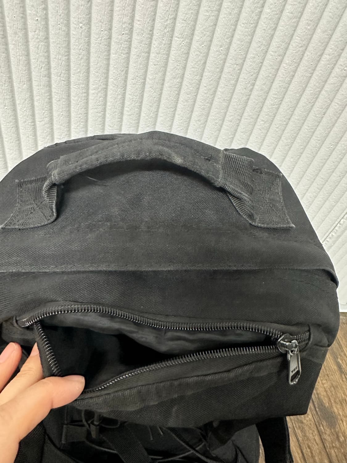 칼하트 킥플립 백팩 블랙 상품이미지6