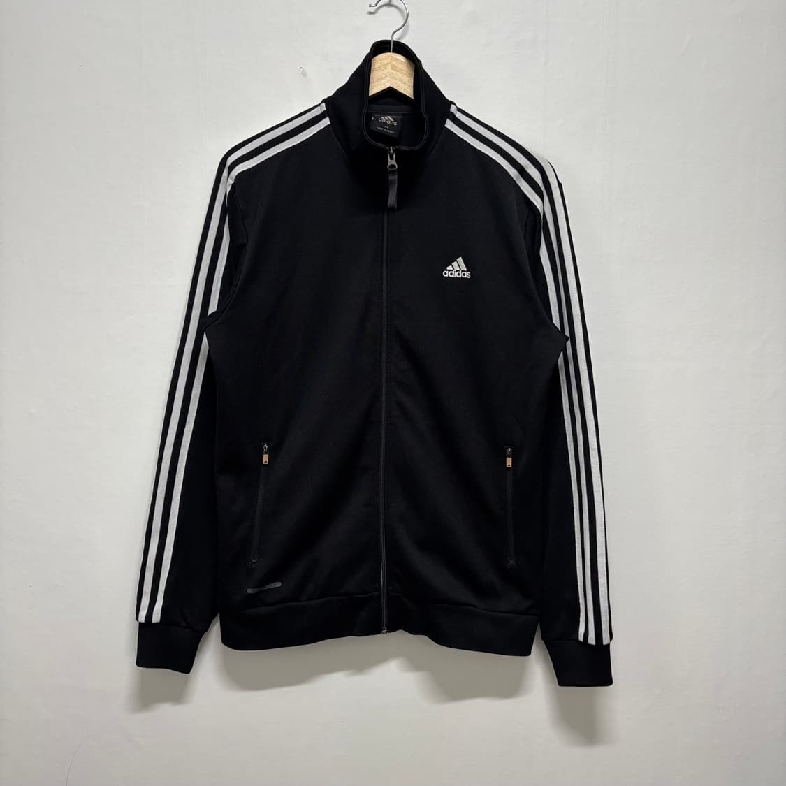 아디다스 블랙 삼선 트랙탑 상품이미지1