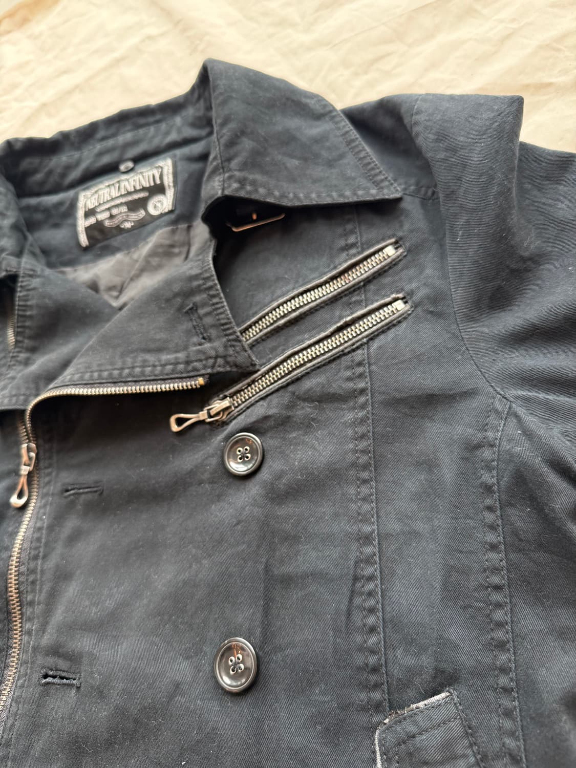 블랙 버튼 디테일 자켓 상품이미지5