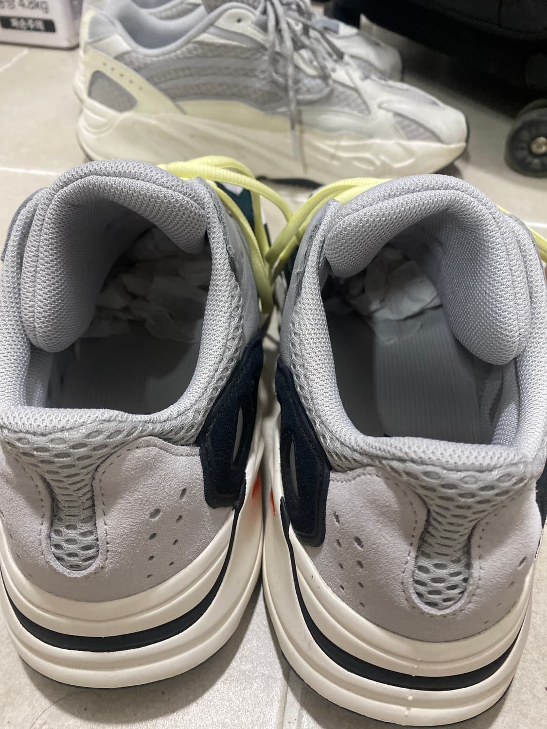 아디다스 이지 700 웨이브러너 295 상품이미지8