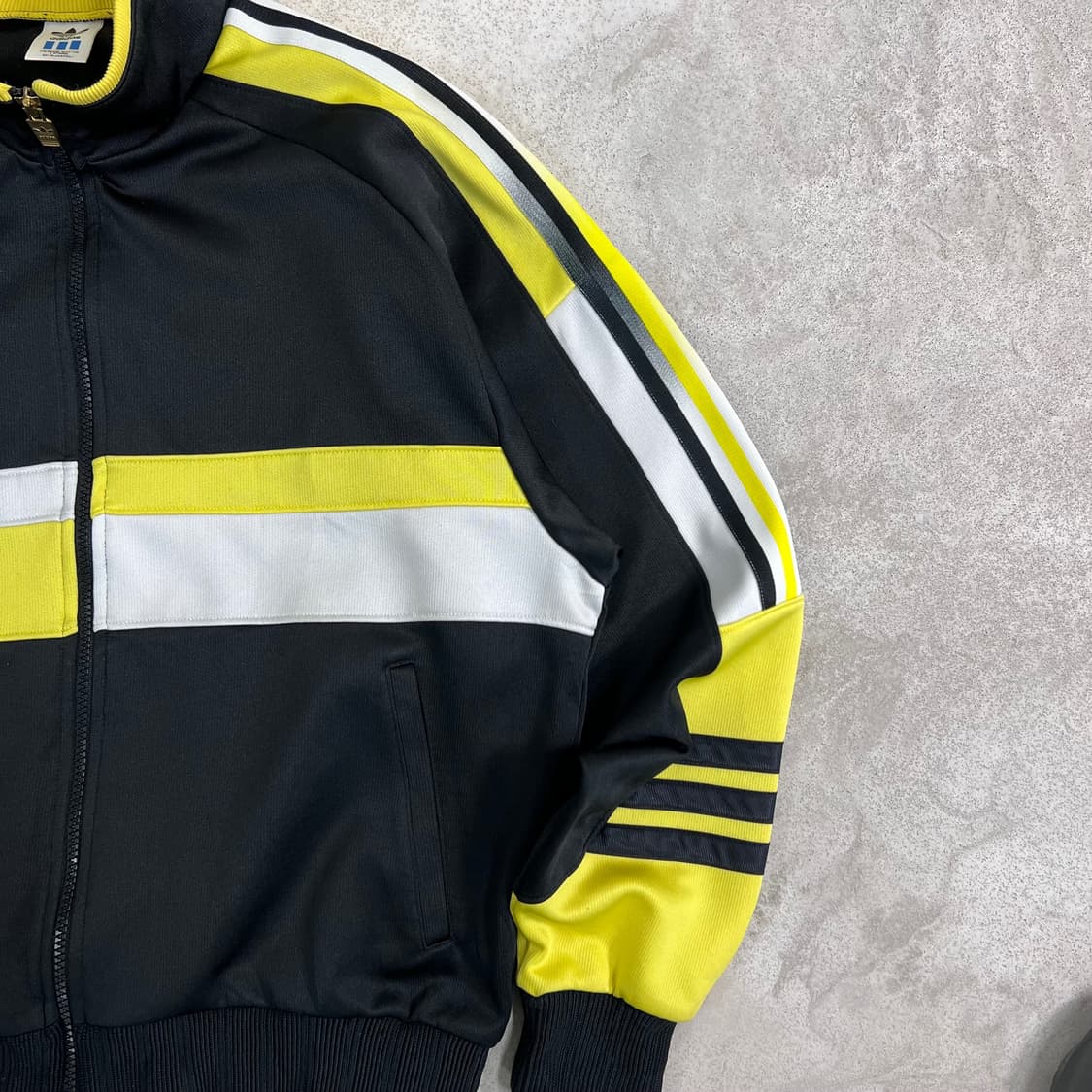 아디다스 빈티지 블랙 옐로우 트랙 자켓 상품이미지4