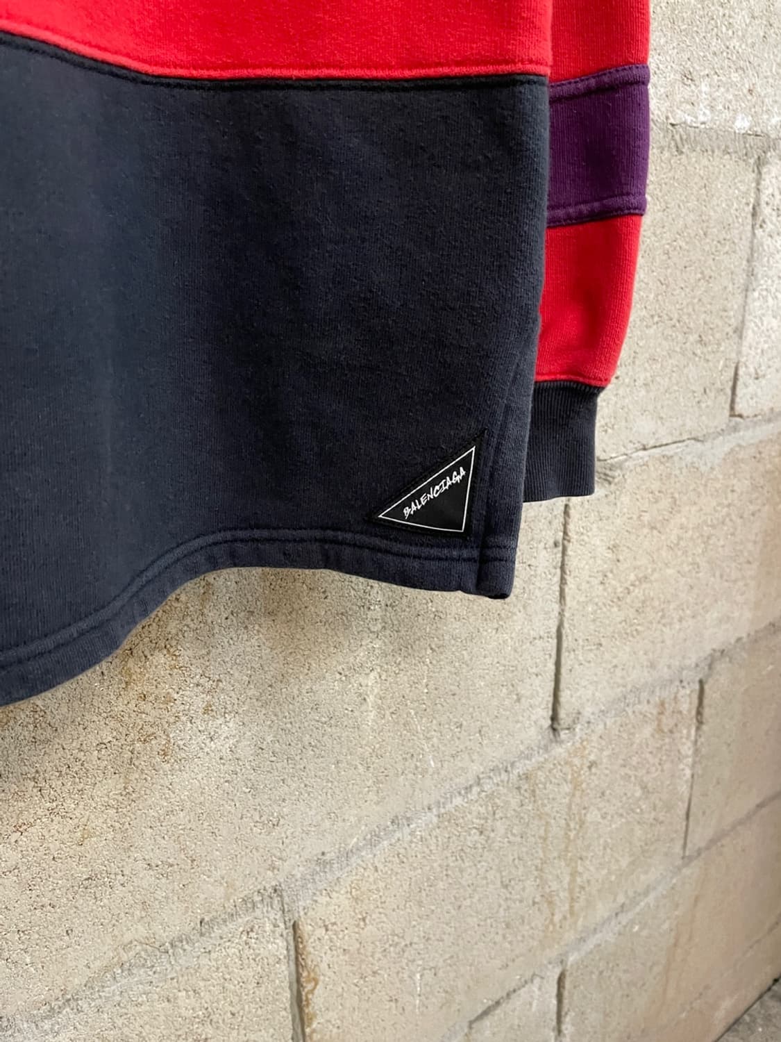 발렌시아가 BB 로고 반집업 맨투맨 상품이미지6