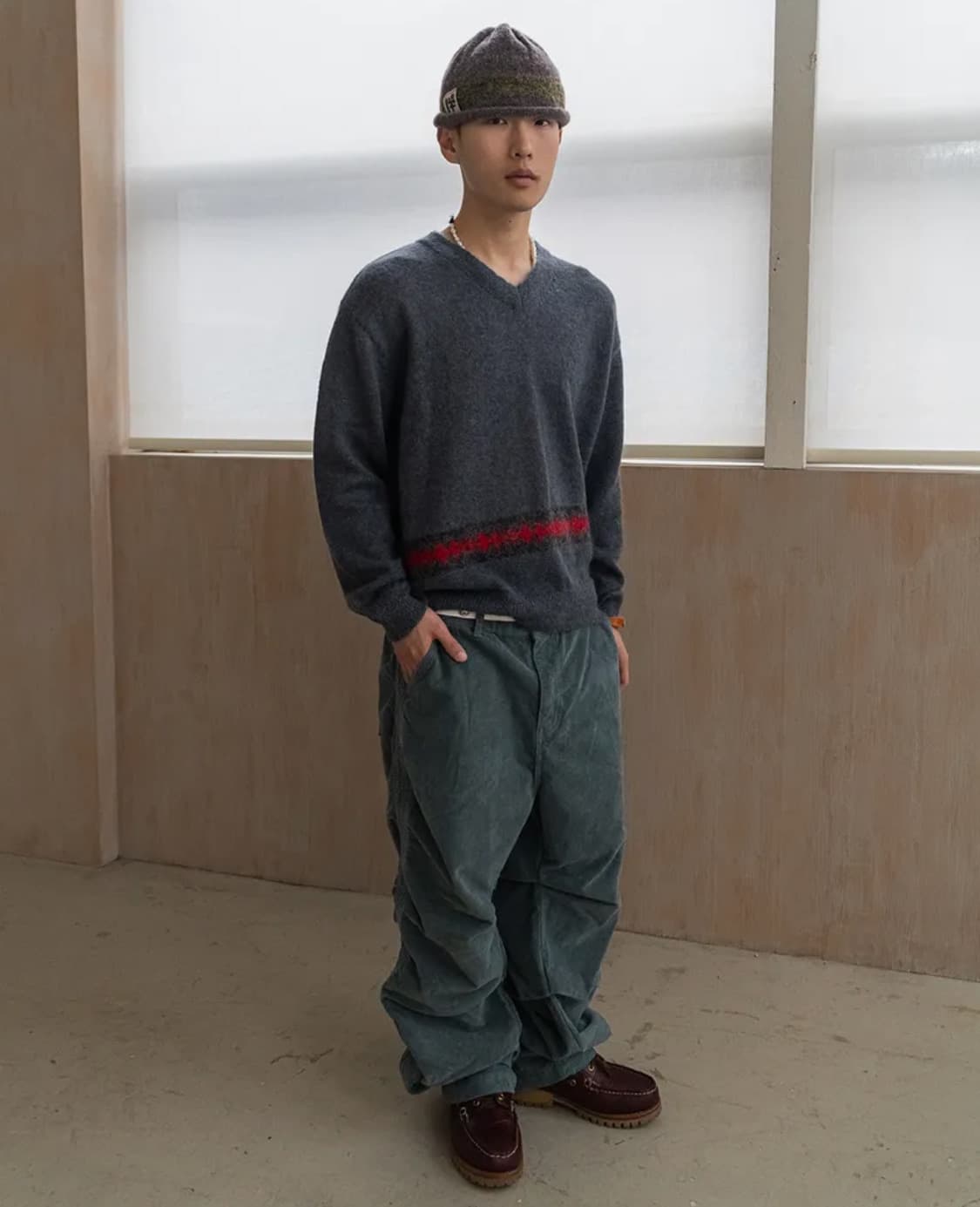 카락터 브이넥 모헤어 니트 - 01 사이즈 상품이미지2