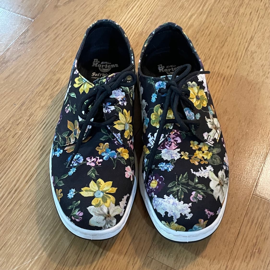 닥터마틴 플로럴 스니커즈 240 상품이미지2