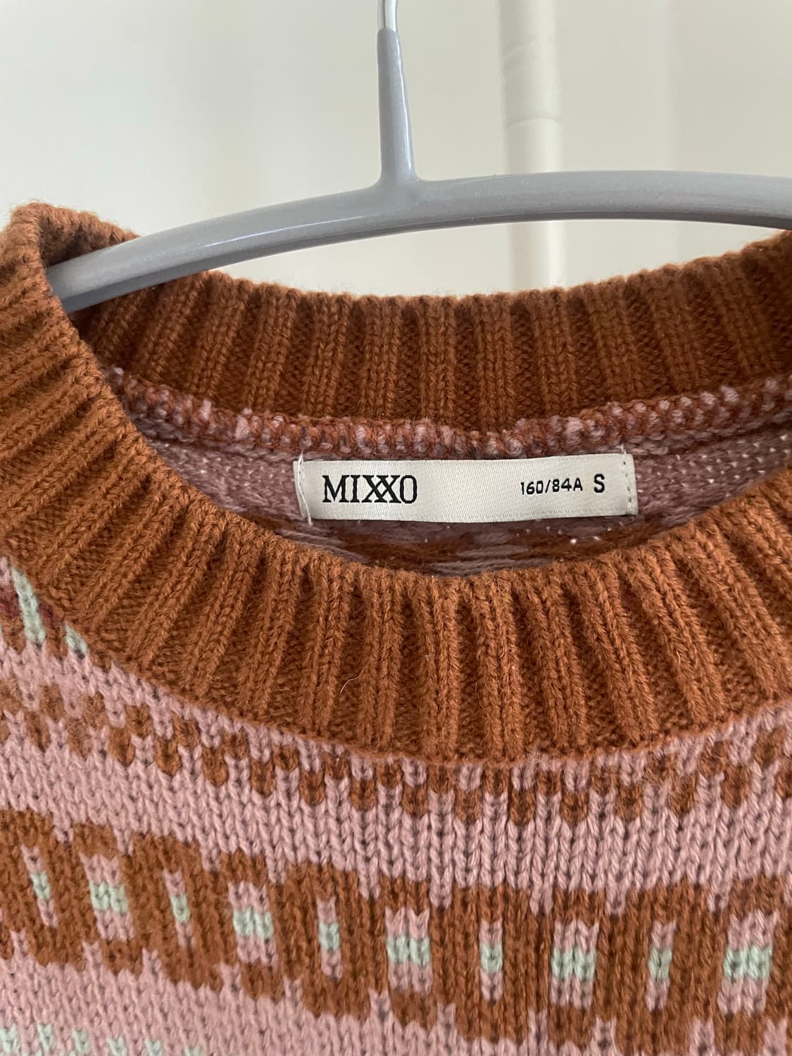  미쏘 노르딕 크롭 니트  상품이미지3