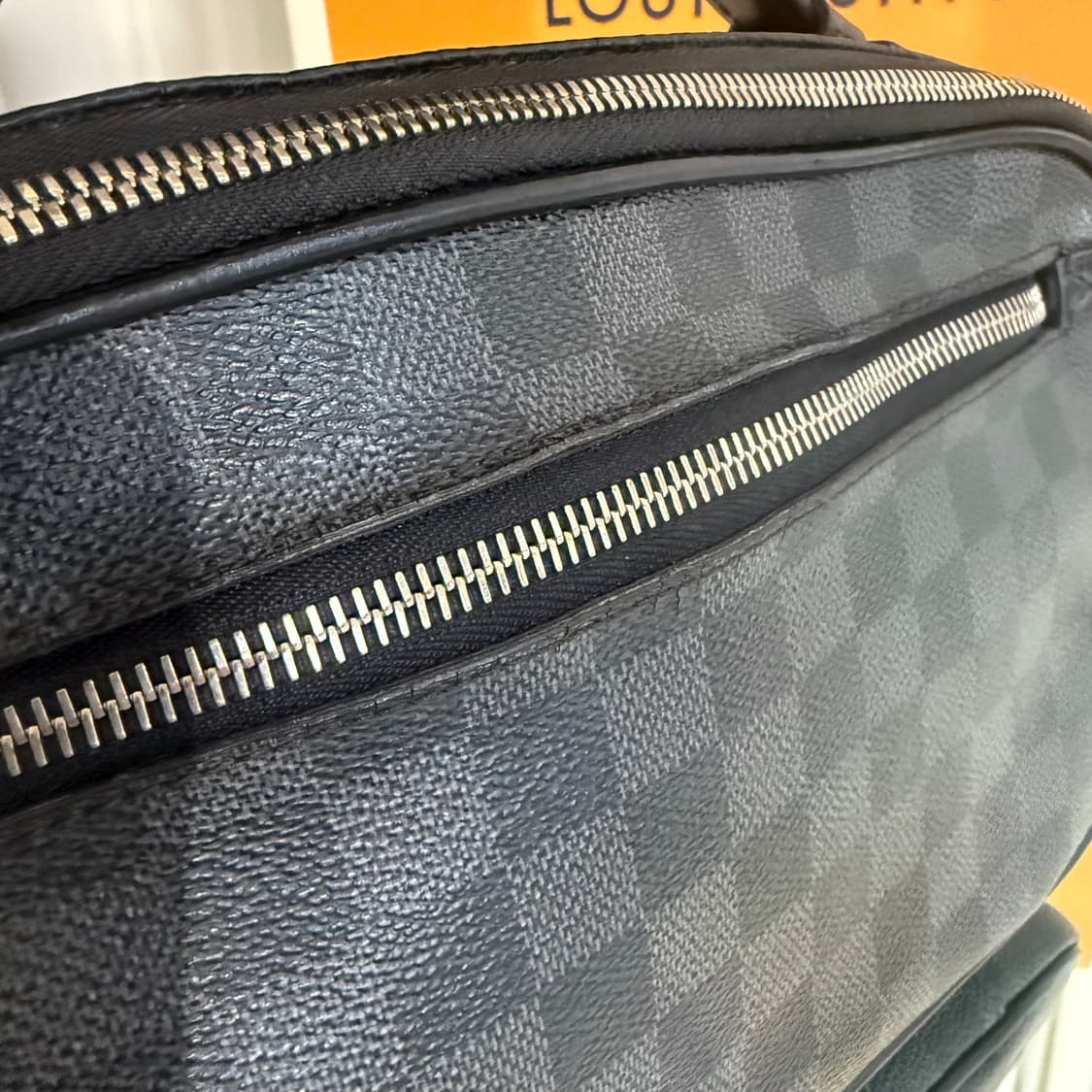 루이비통 다미에 그라파이트 앰블러 힙색 크로스백  상품이미지6