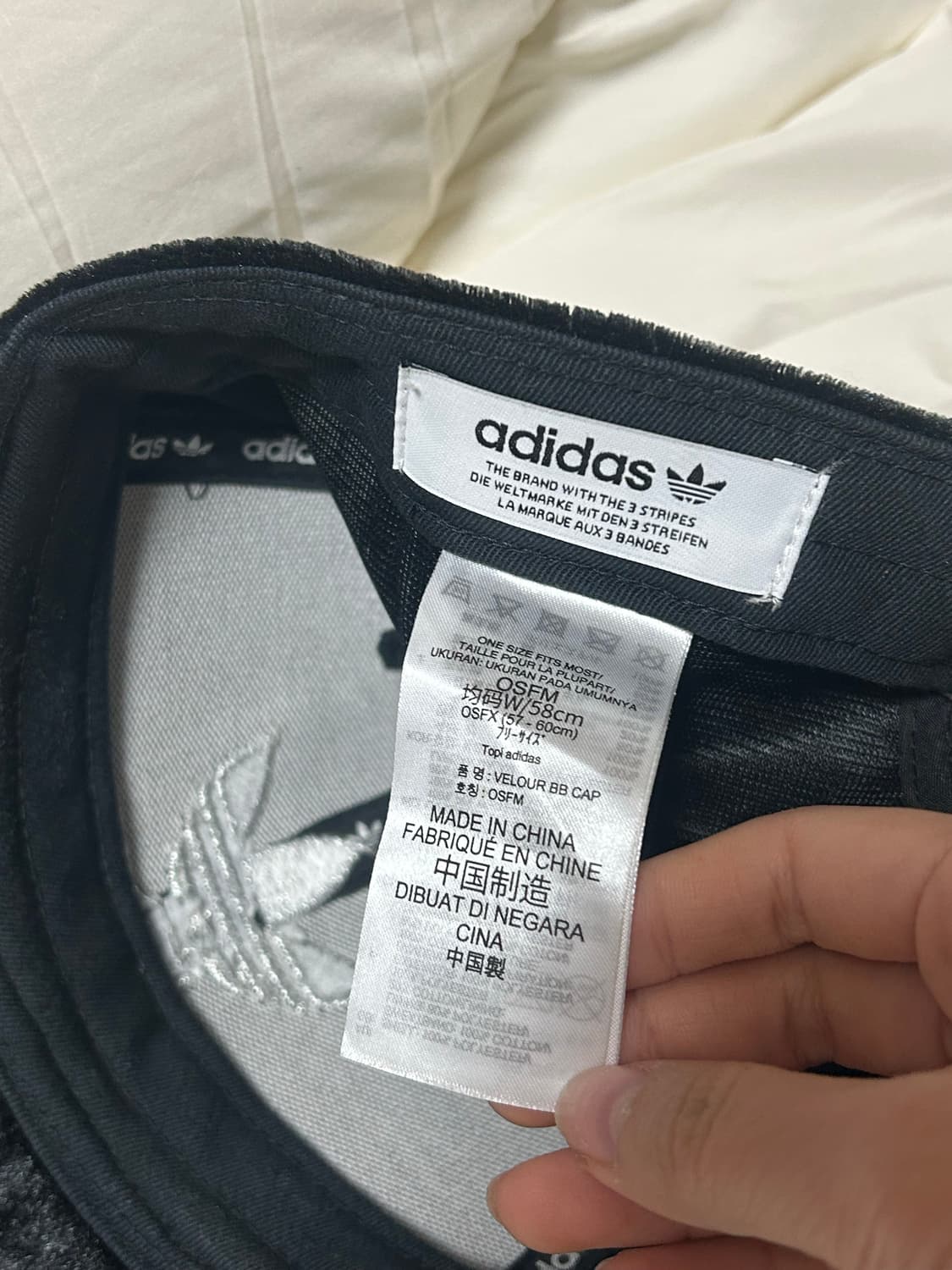 아디다스 벨벳 볼캡 블랙 상품이미지3