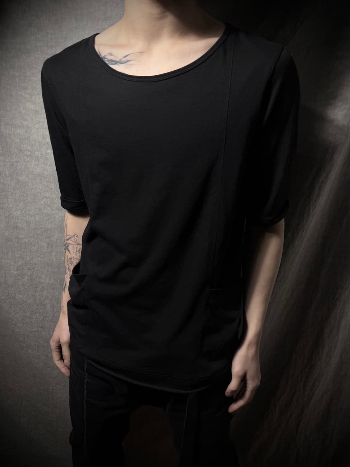 First Aid To The Injured Pocket T Shirt 상품이미지2