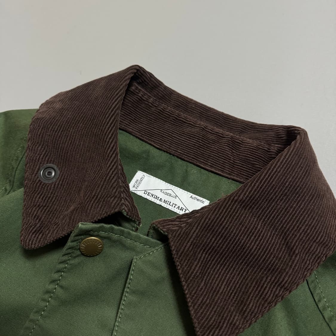 레이지블루(RAGE BLUE) 올리브컬러 코튼 혼방 코듀로이넥 헌팅 자켓 상품이미지3