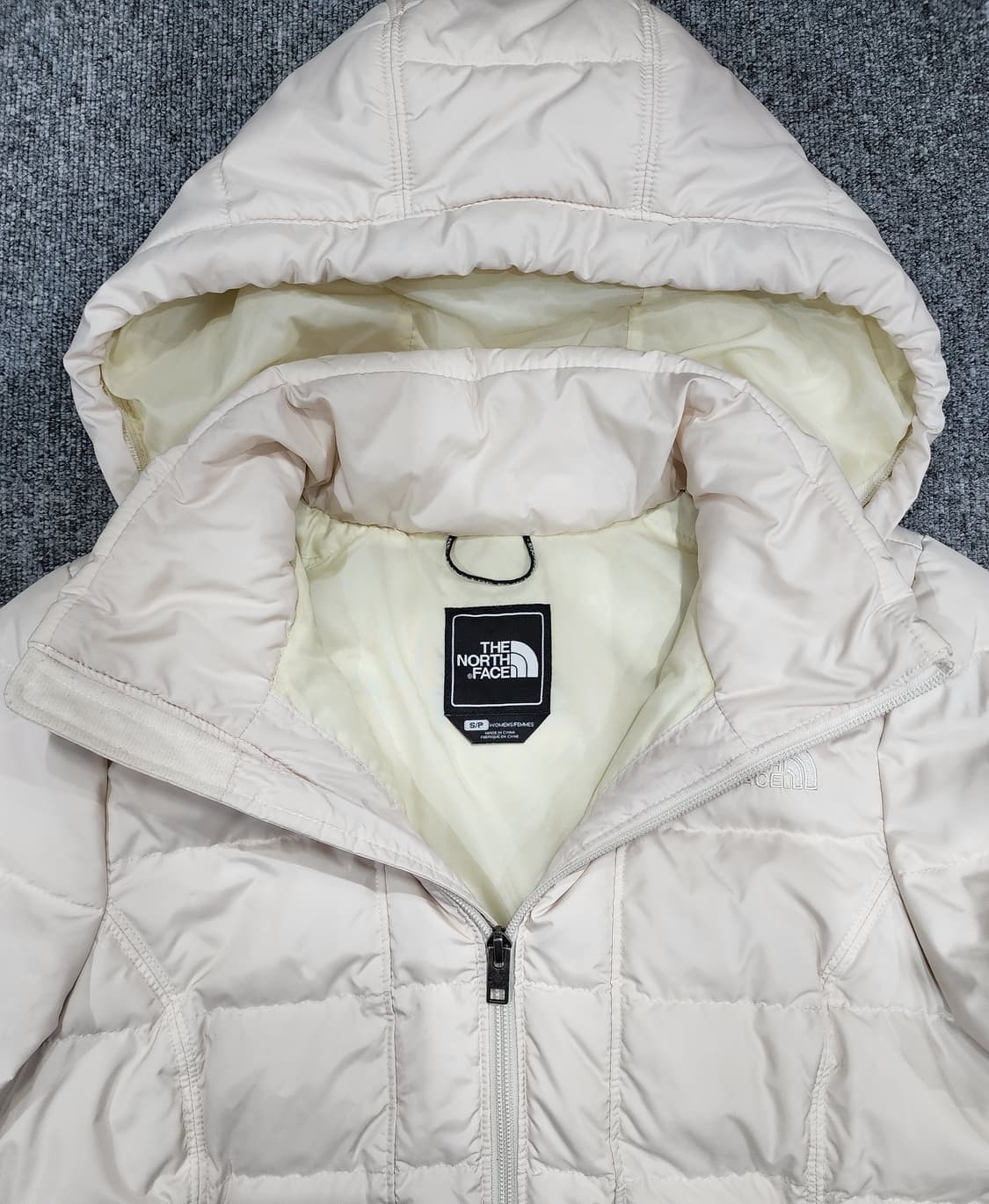 노스페이스 우먼 550필 구스 다운 푸퍼 후드패딩 S 상품이미지5