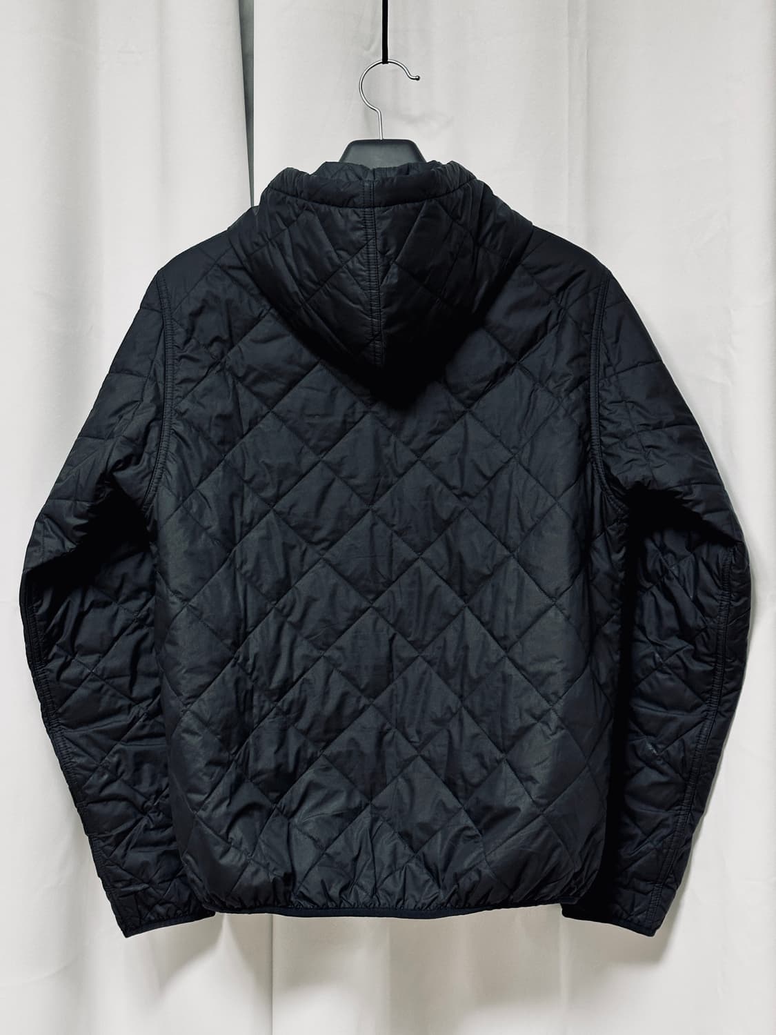 파타고니아 다이아몬드 퀼티드 봄버 후디 블랙 M 상품이미지3