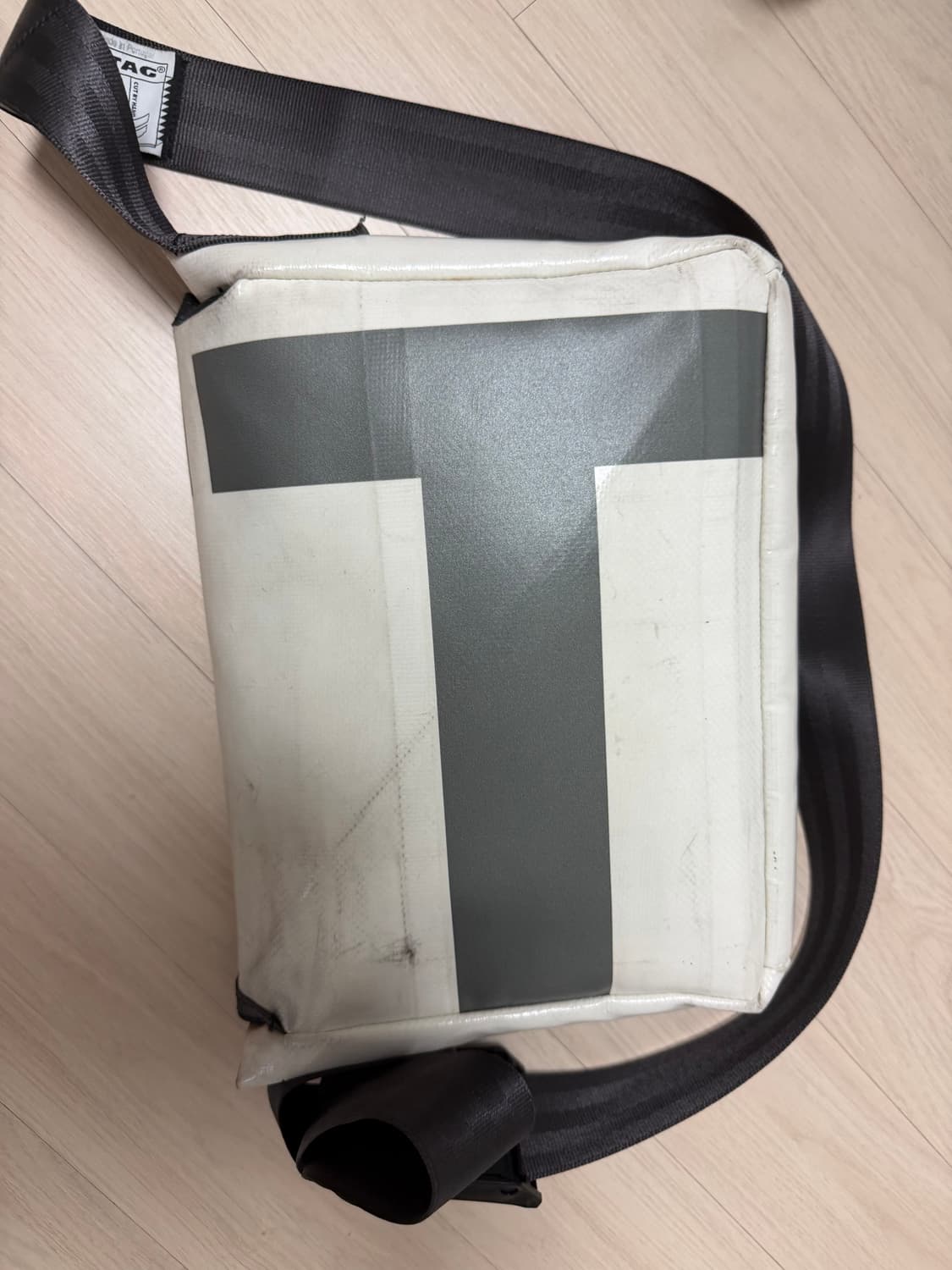 프라이탁 라씨 그레이 흰색 조합 상품이미지1