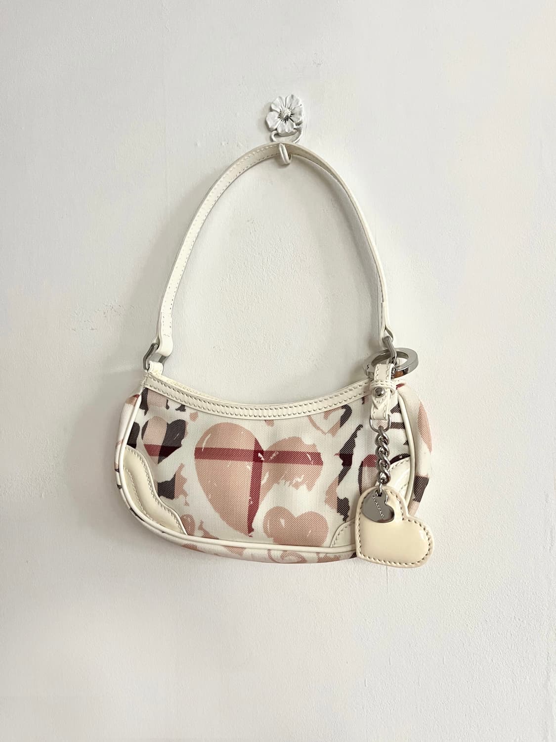 Burberry 버버리 하트 체크 키링백 상품이미지7