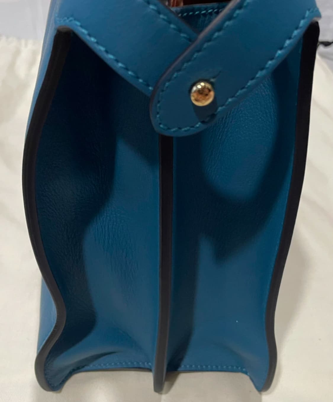 펜디 피카부 아이씨유 미디움 상품이미지2