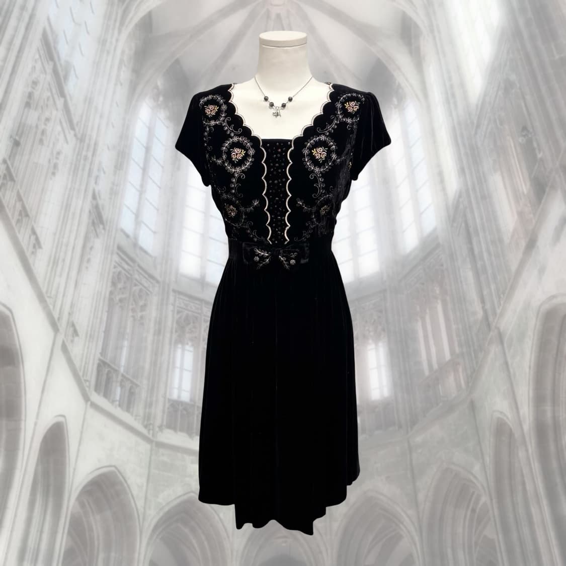 일본 로맨틱 빈티지 블랙 벨벳 캡소매 자수 원피스 로판 상품이미지3