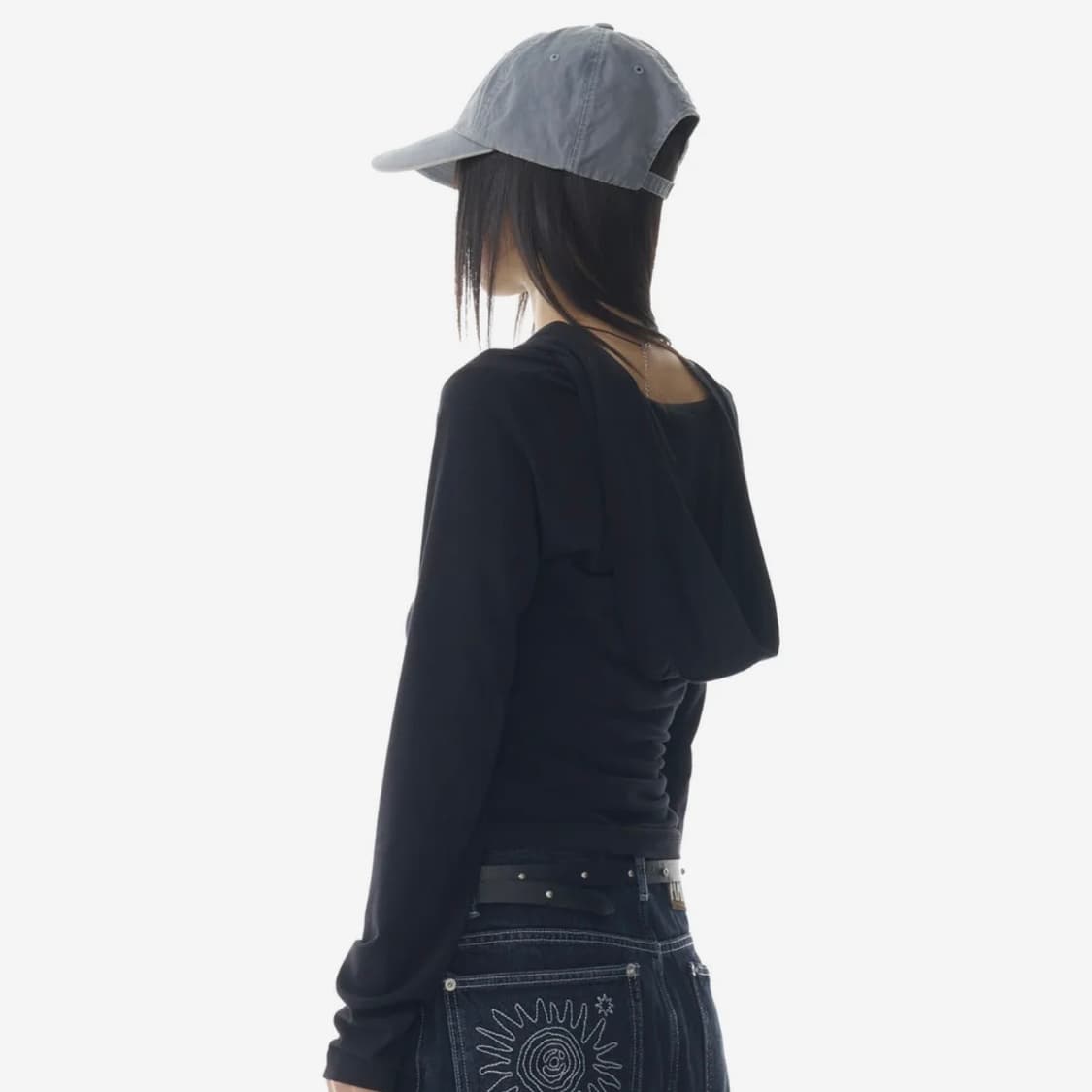 아캄 Studded Leaf Hooded Long Sleeve Black 상품이미지4