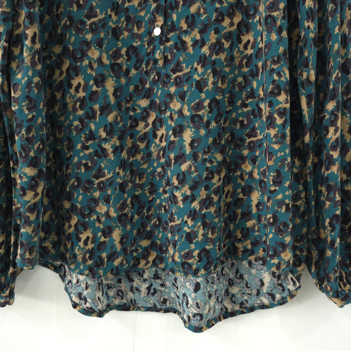  soyaconcept 레오파드 패턴 브이넥 블라우스 상품이미지4