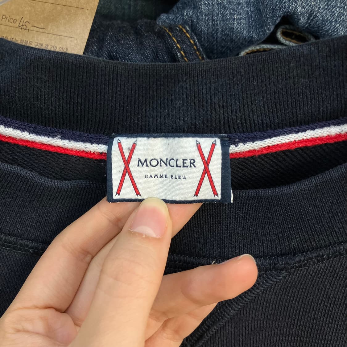 몽클레어 배색 패치 디테일 맨투맨 네이비 상품이미지4