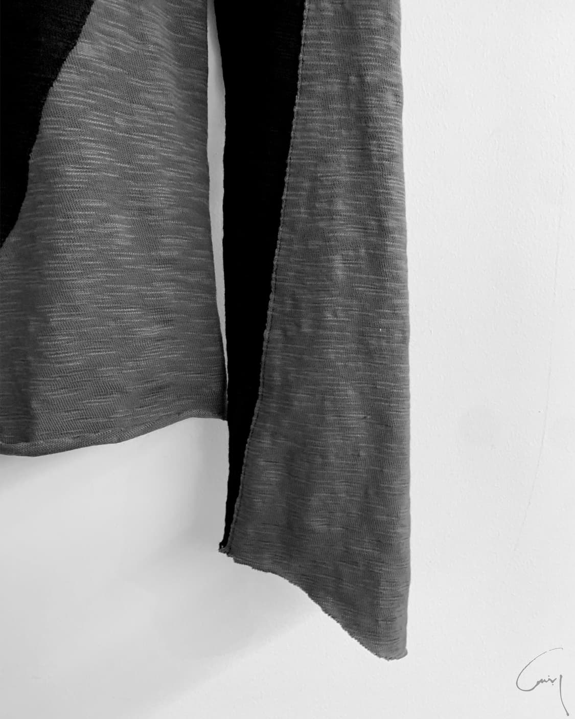 Made* Twisted Asymmetric Long Sleeve 상품이미지10