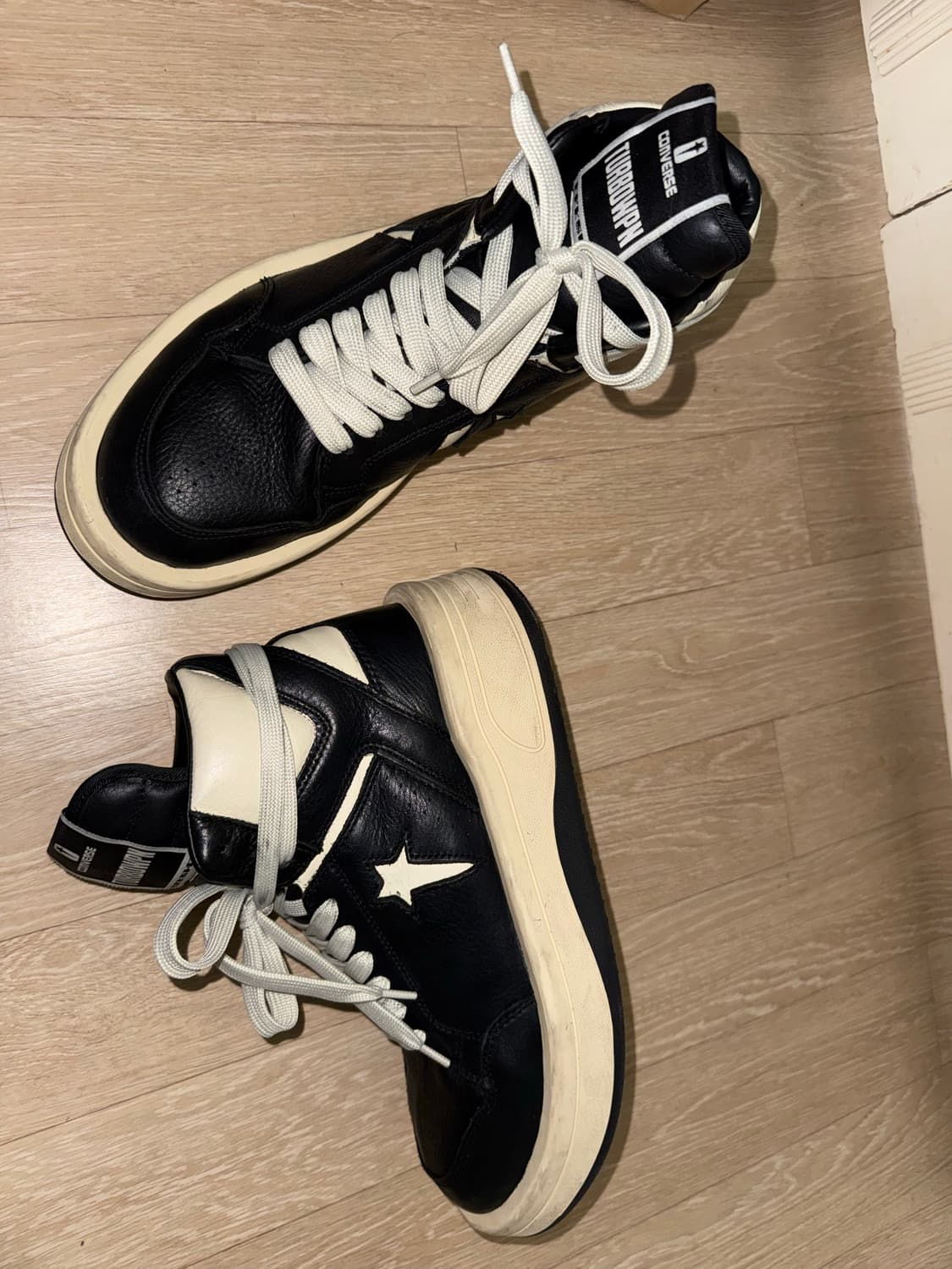 릭오웬스 터보웨폰 블랙크림  275 상품이미지3