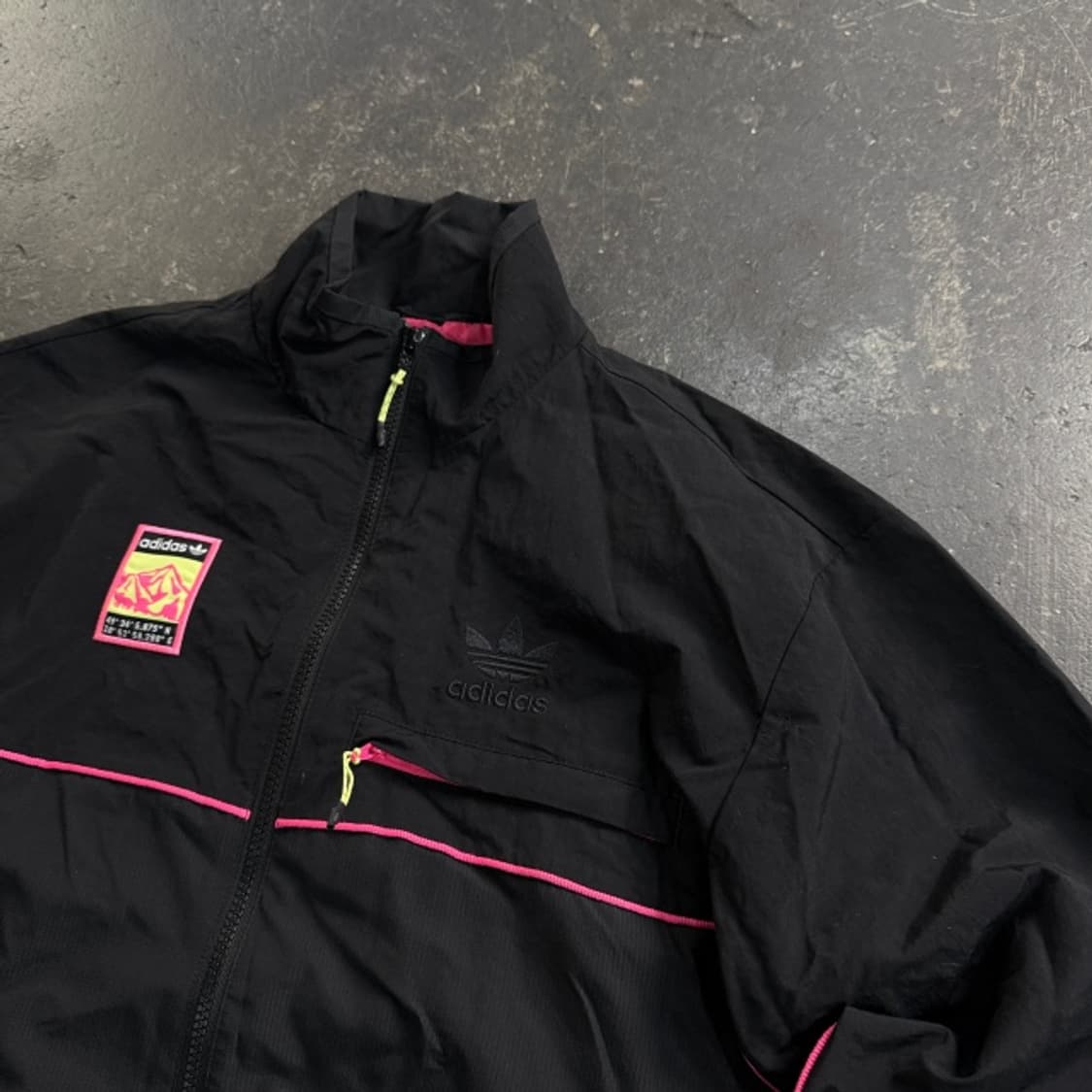 100 아디다스 마운틴 트랙 바람막이 상품이미지2