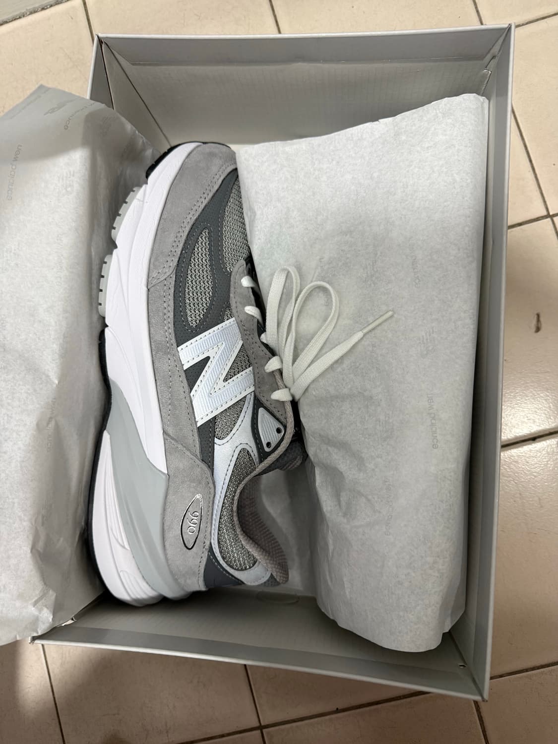 뉴발란스 990v6 그레이 상품이미지1