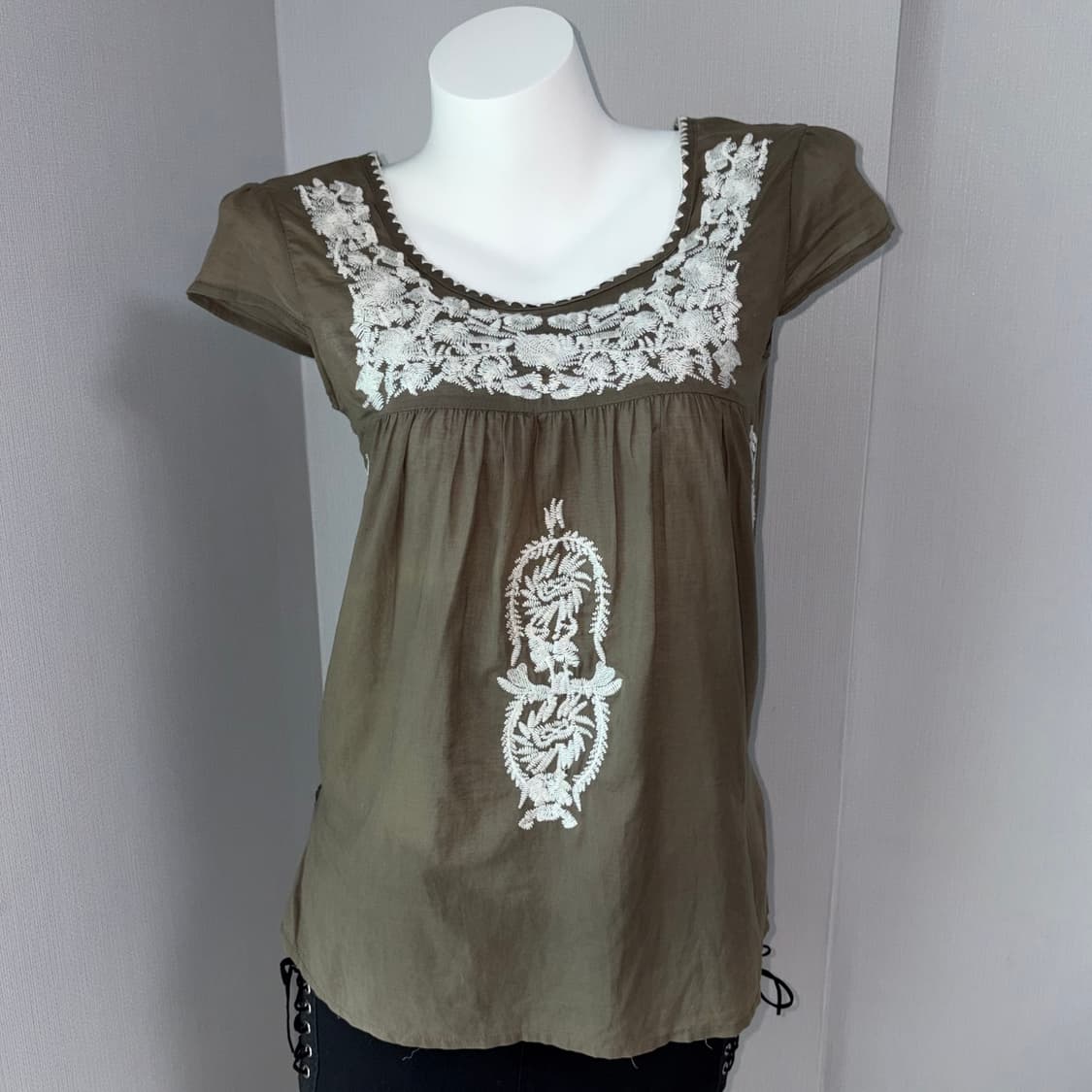 Vintage olive Lace Embroidered Blouse 상품이미지1