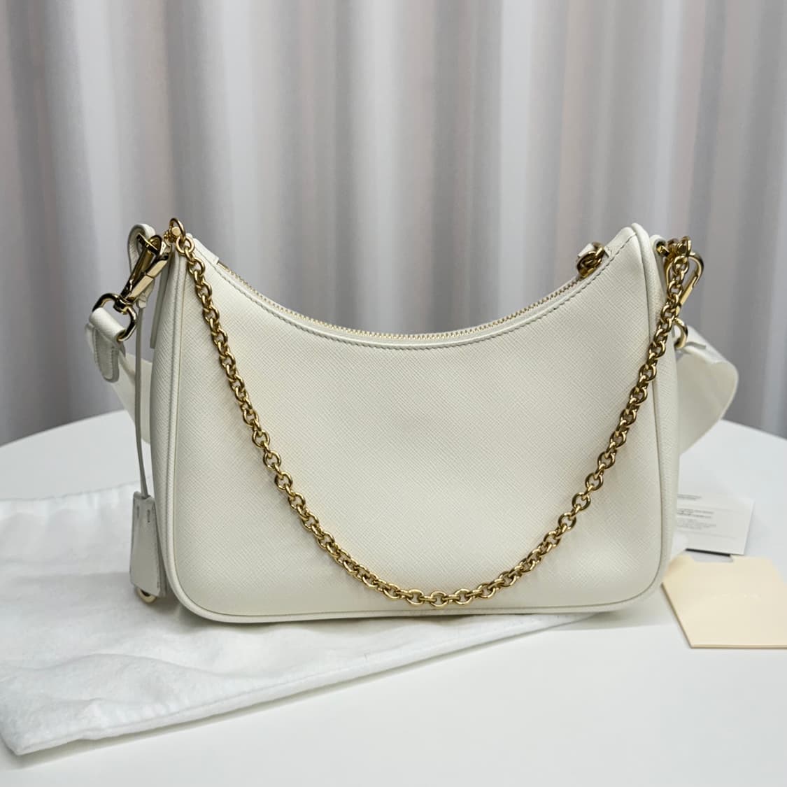 [정품] 프라다 사피아노 레더 체인 금장 크로스 호보백 상품이미지3