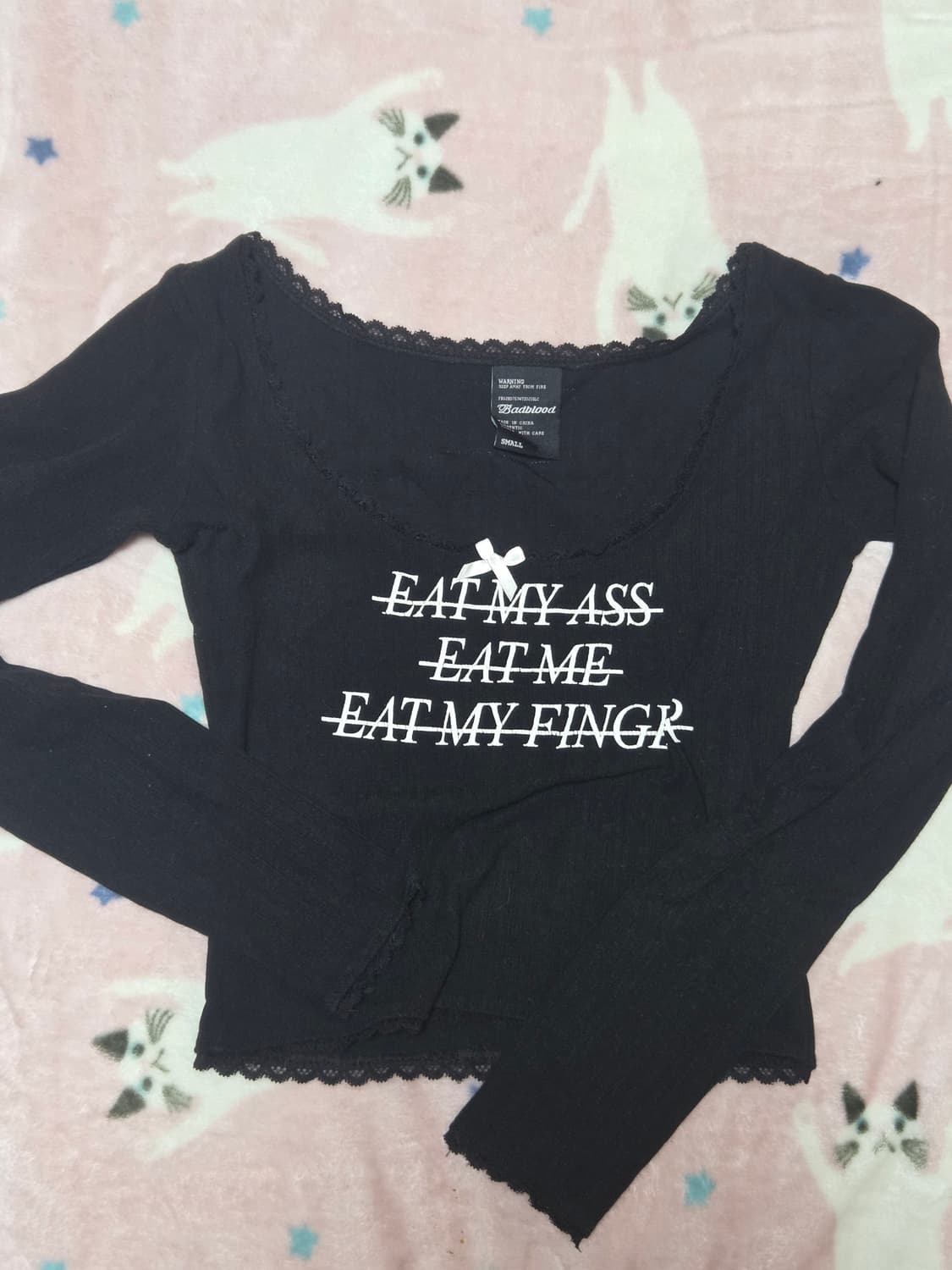 배드블러드 레이스 크롭티 롱슬리브 상품이미지1