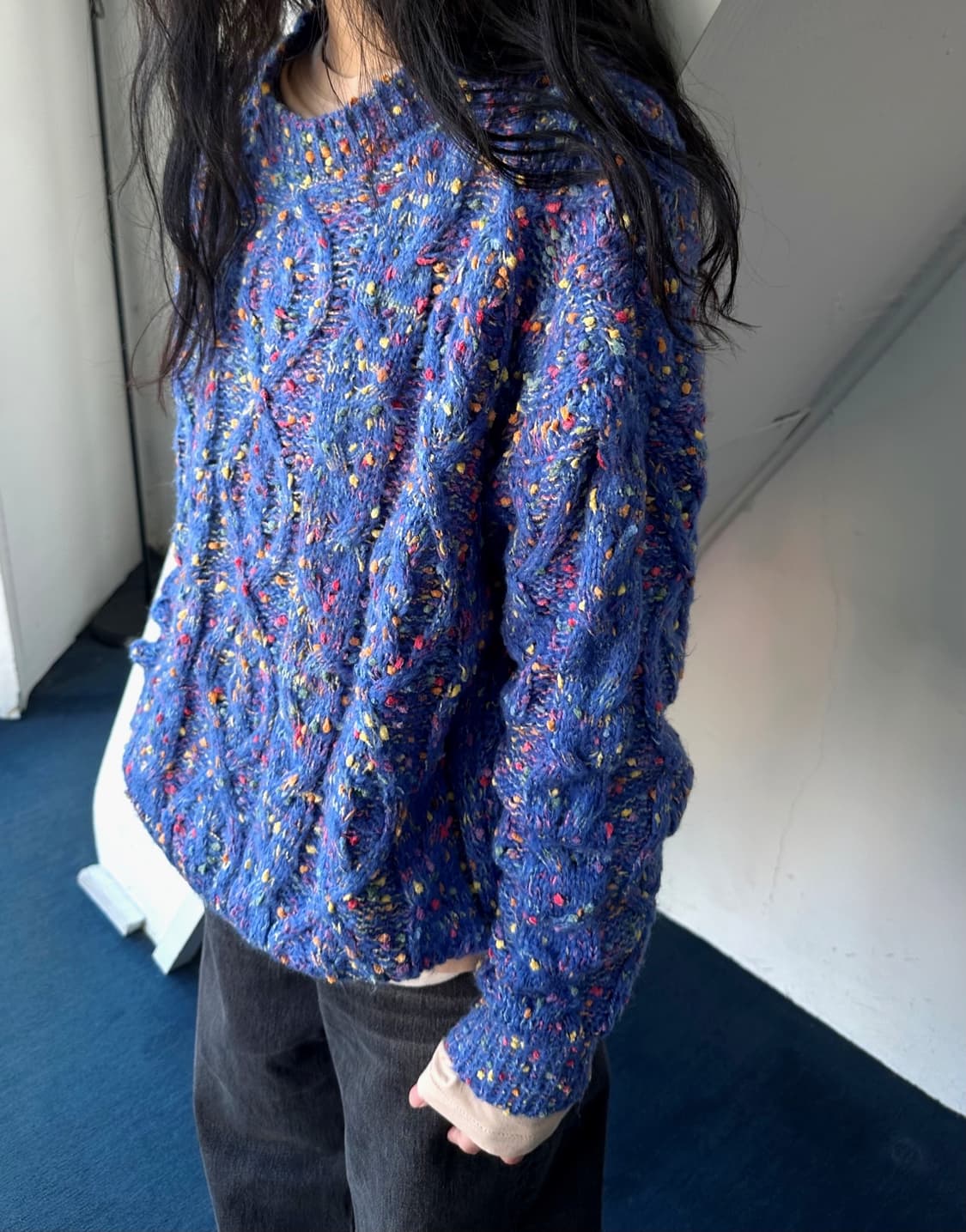 Soft touch sparkle design knit P/O 상품이미지7