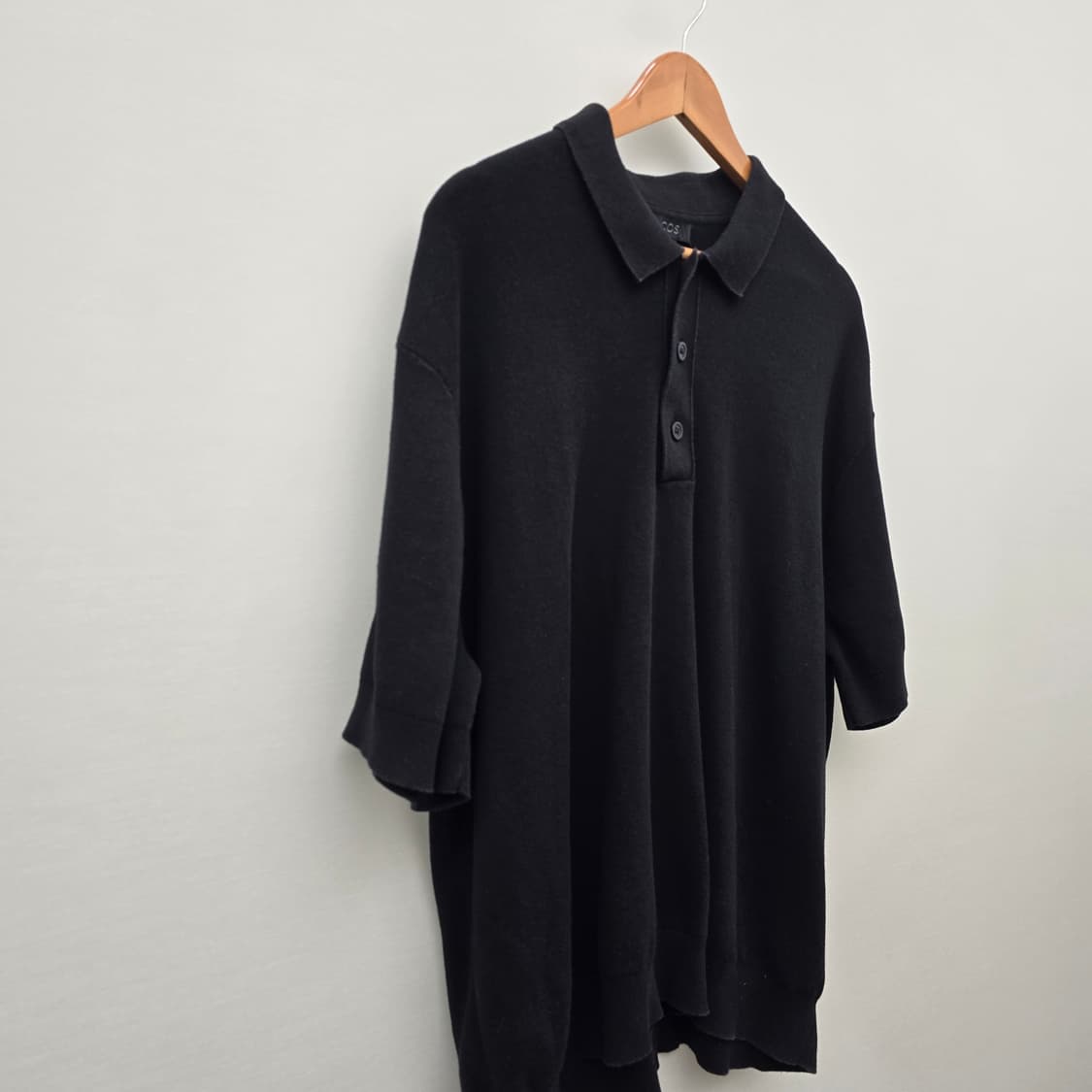 COS 코스 블랙 반팔 카라티 상품이미지2