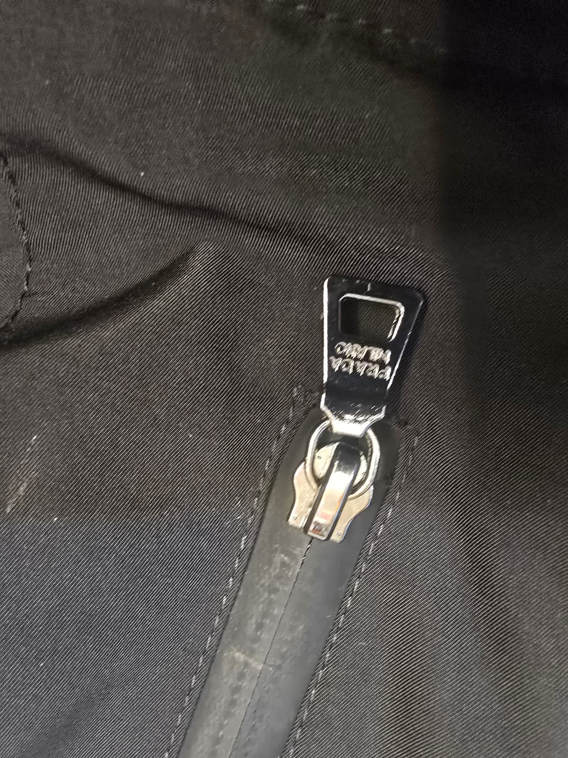 프라다(Prada) 블랙 다운 패딩 상품이미지7