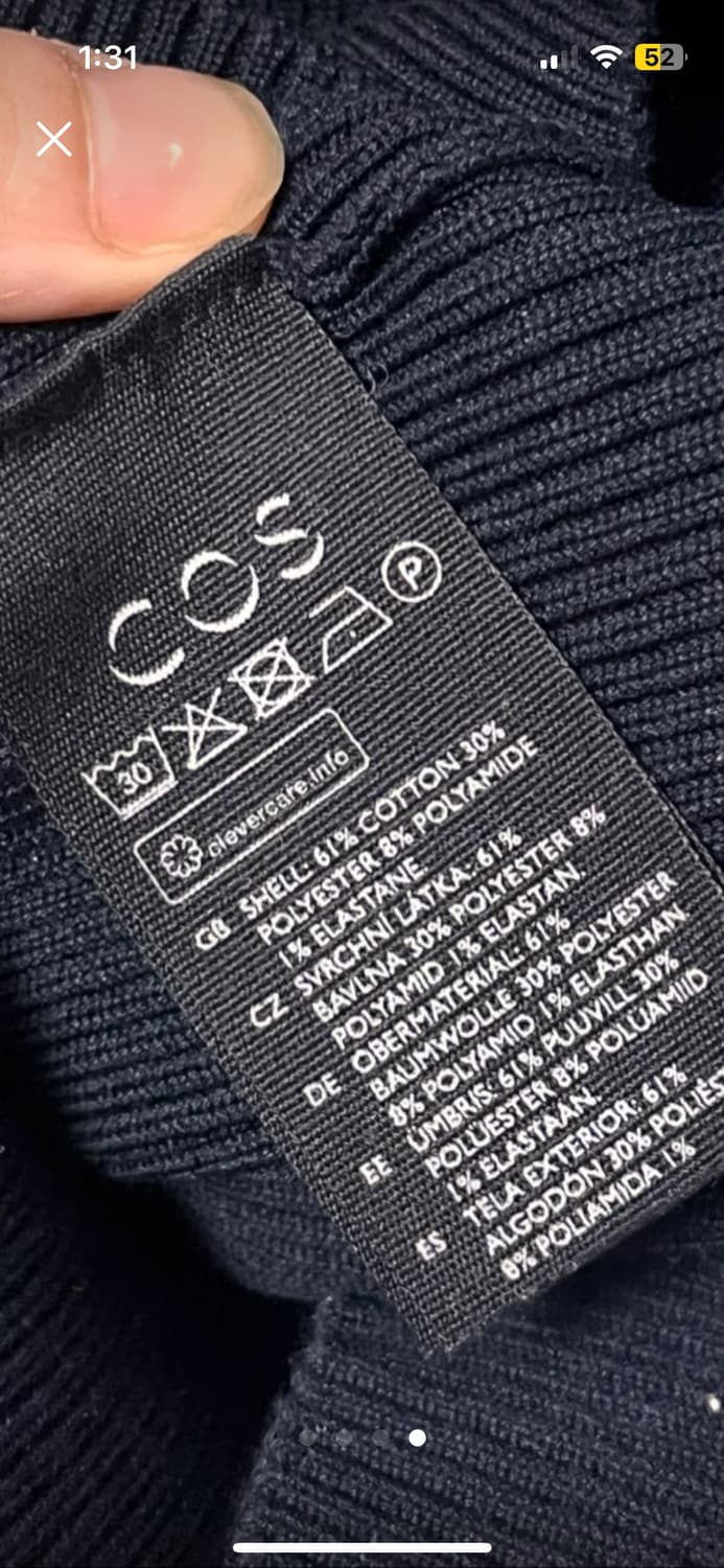 COS 네이비 엘보우홀 슬림핏 니트 상품이미지4